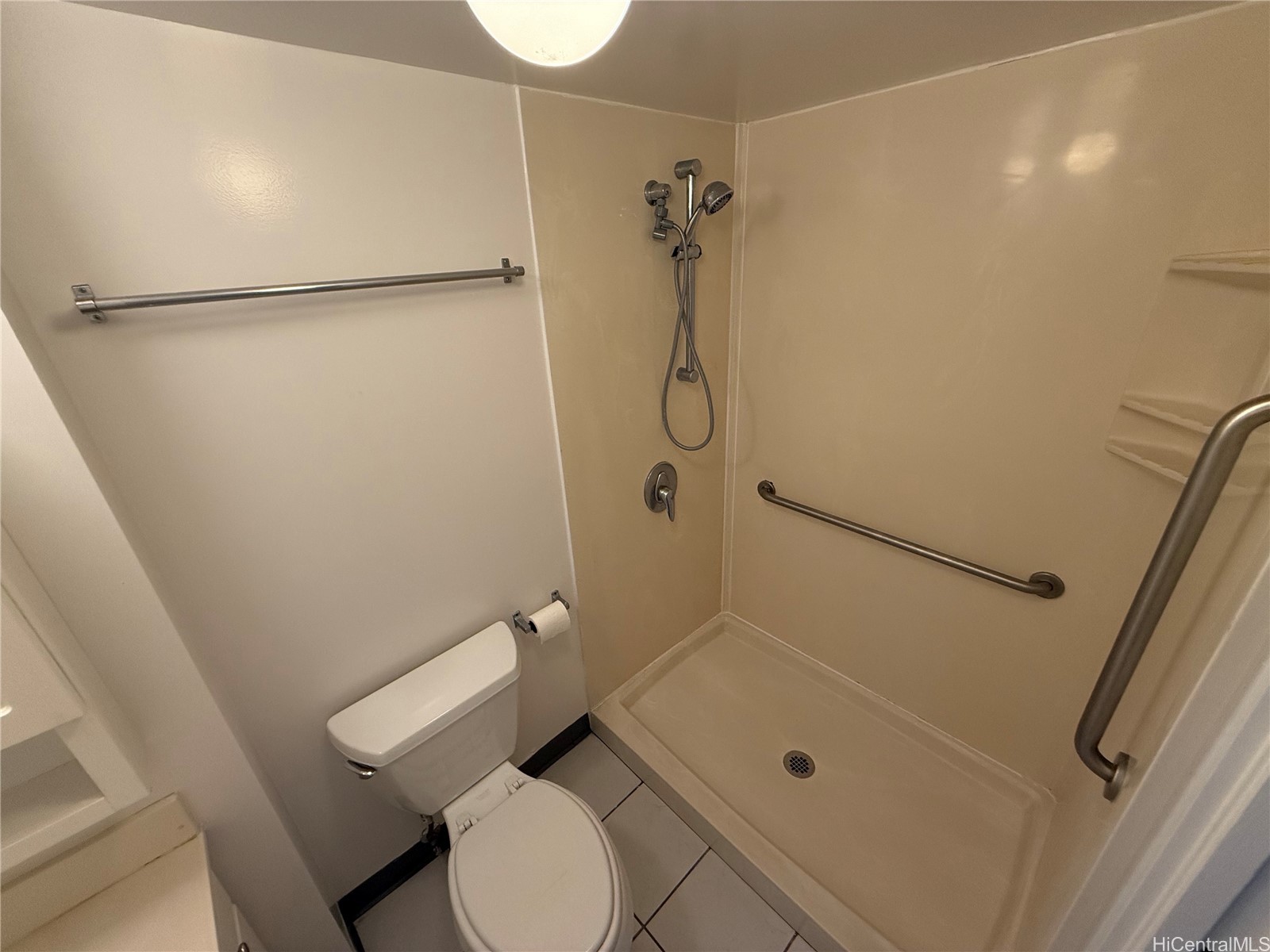 439 Keoniana Street 504