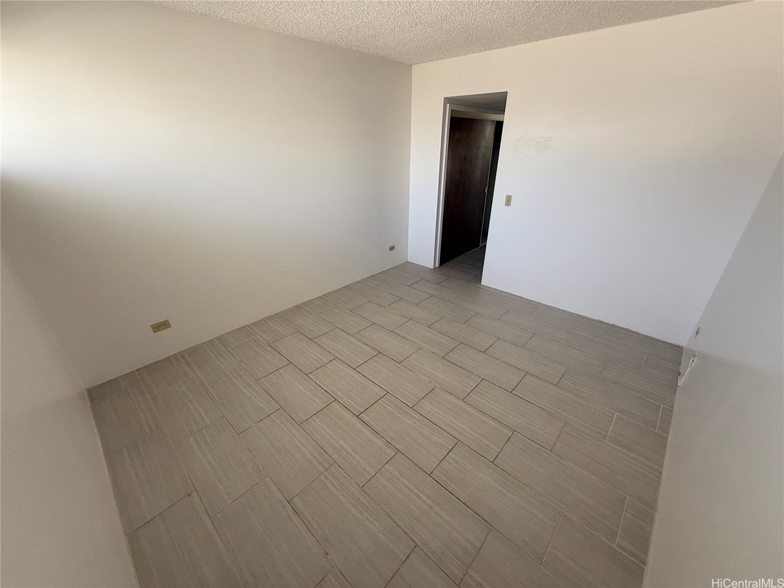 439 Keoniana Street 504