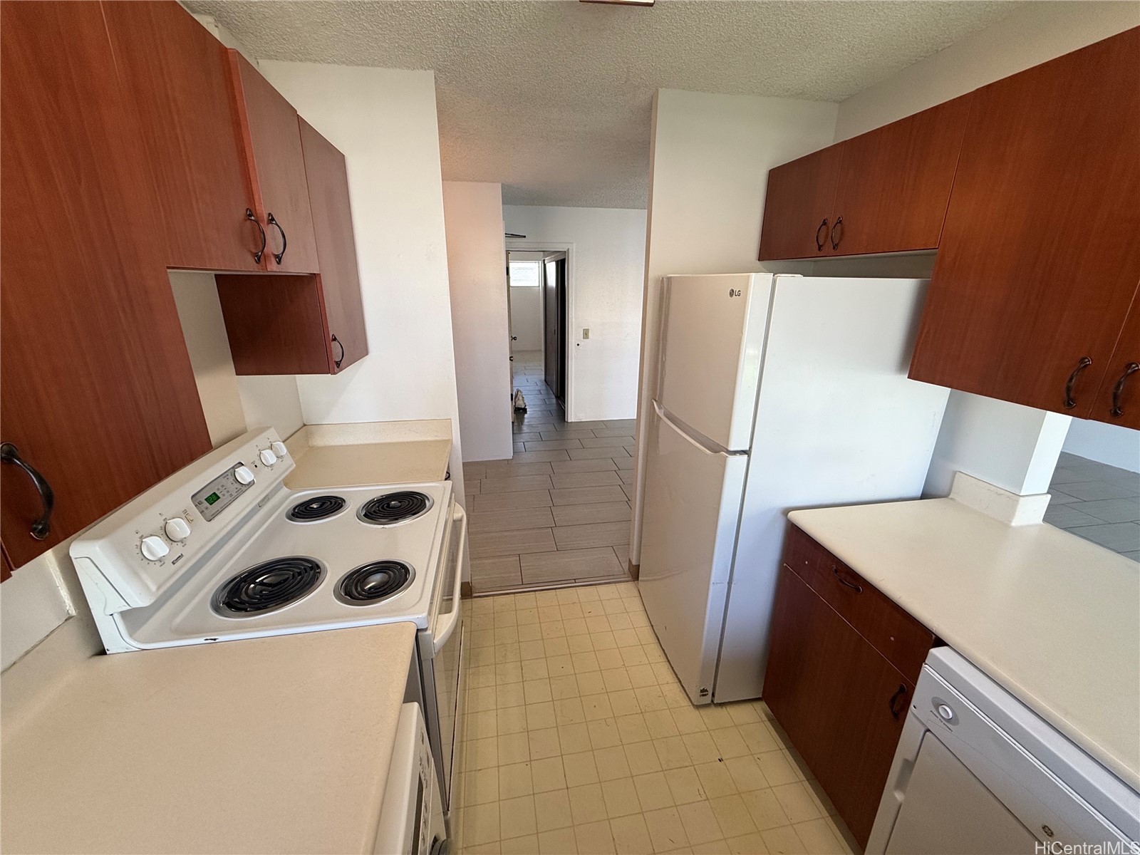 439 Keoniana Street 504