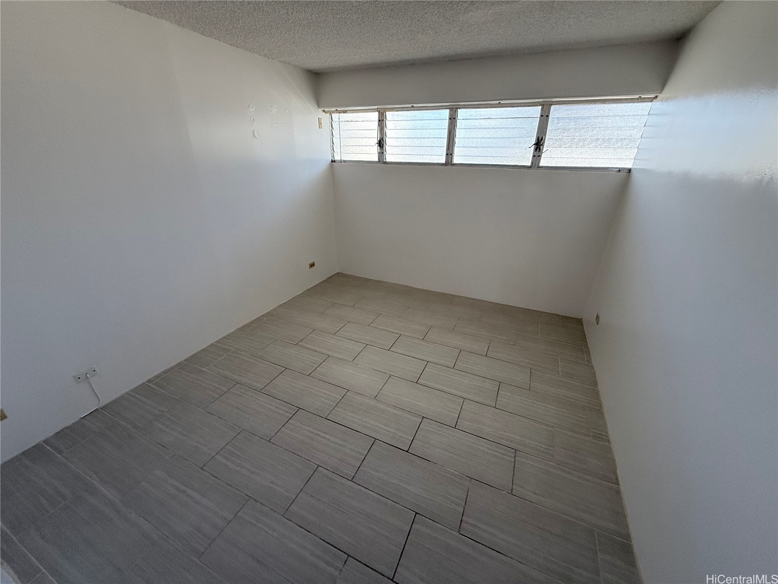 439 Keoniana Street 504