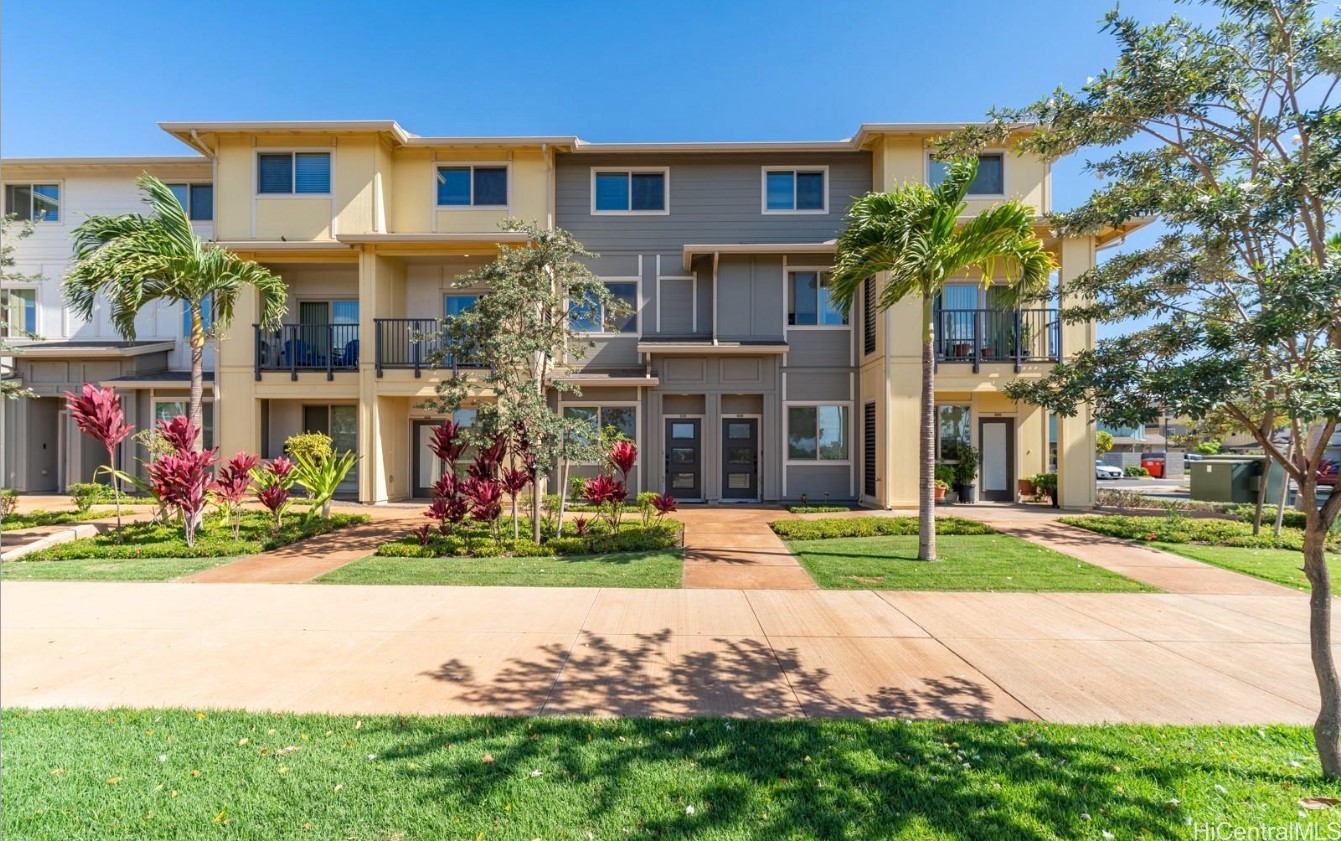 91-3633 Kauluakoko Street 305