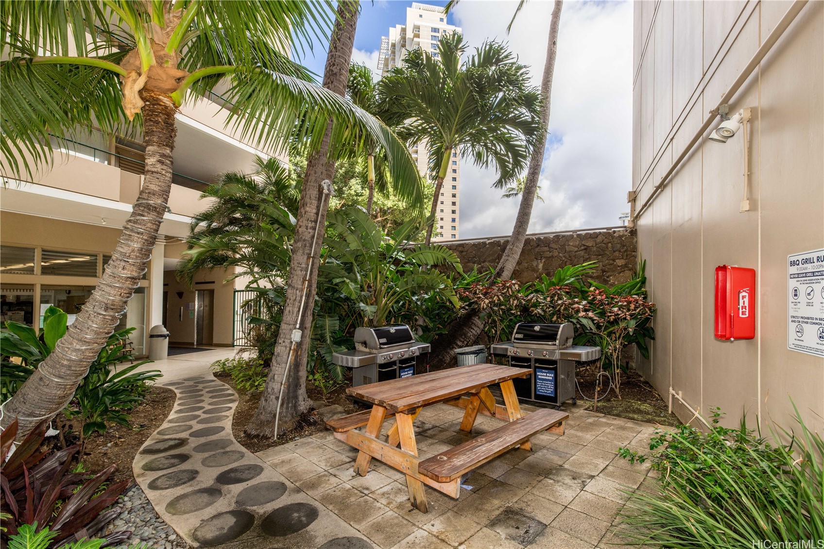 1720 Ala Moana Boulevard 304B