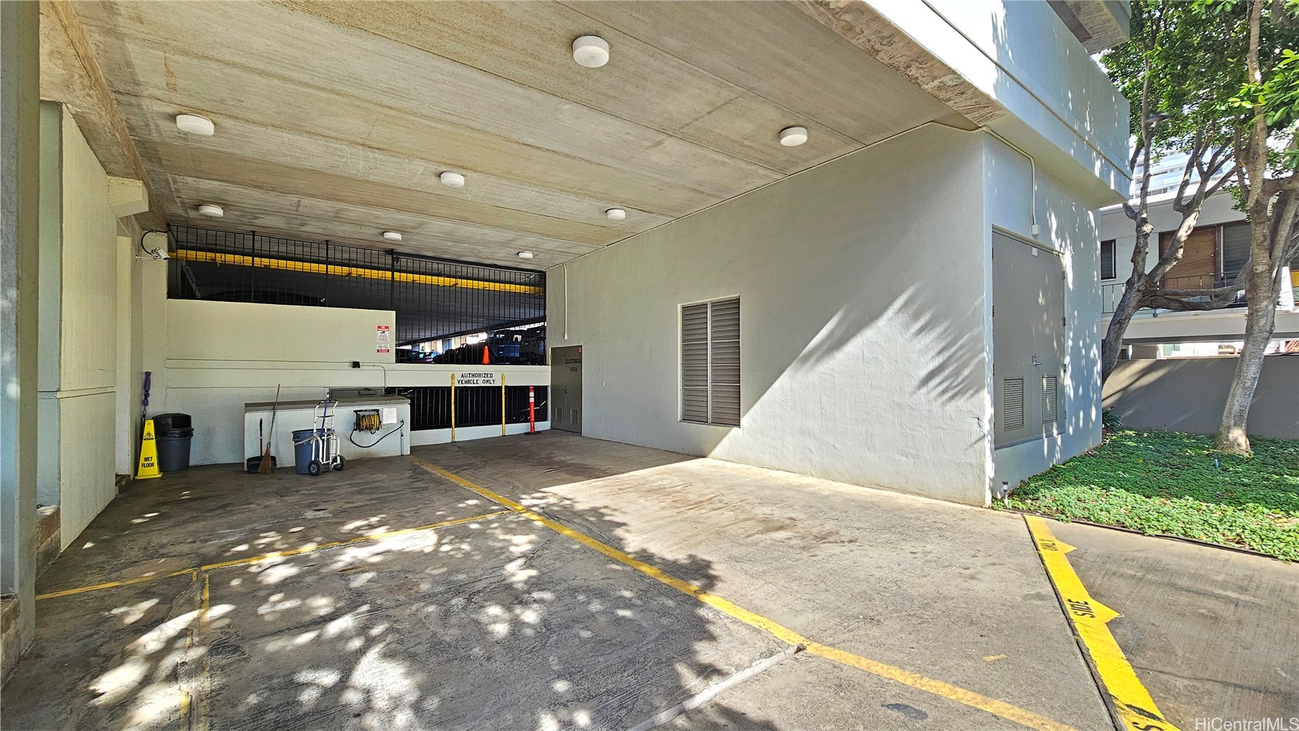 2600 Pualani Way 3001