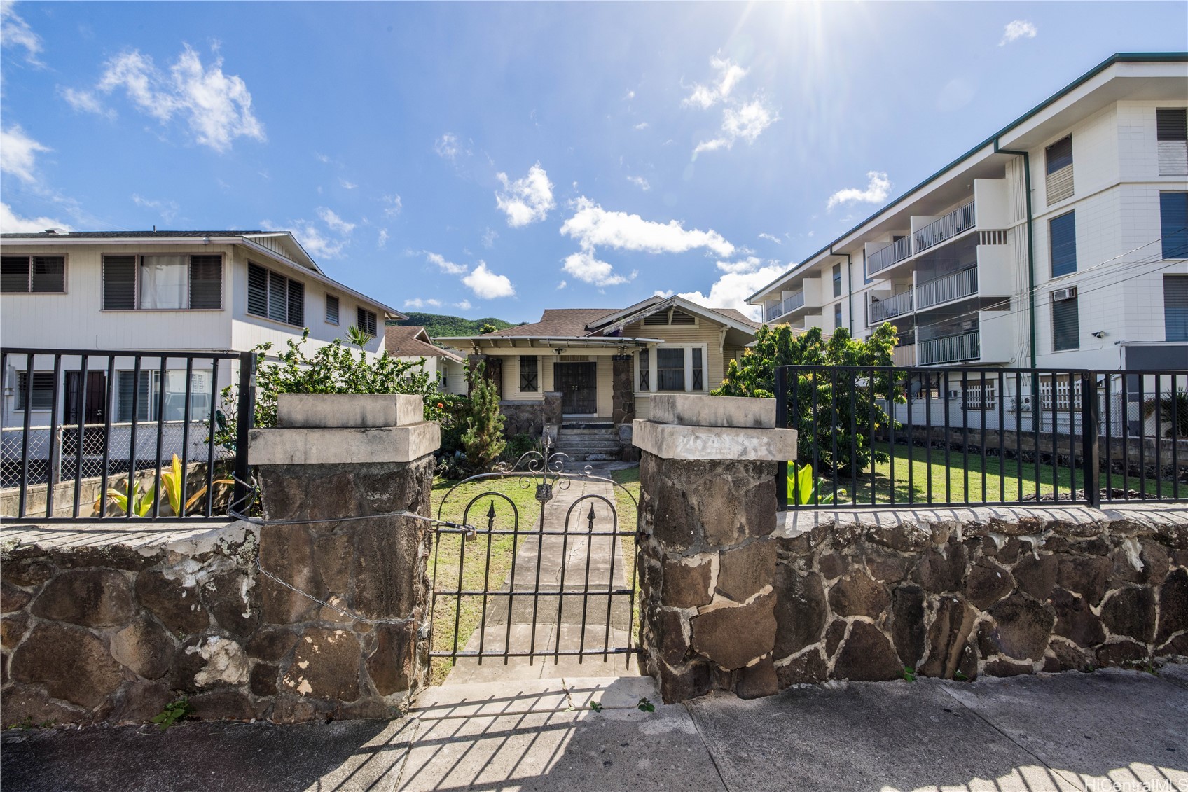 1645 Nuuanu Avenue