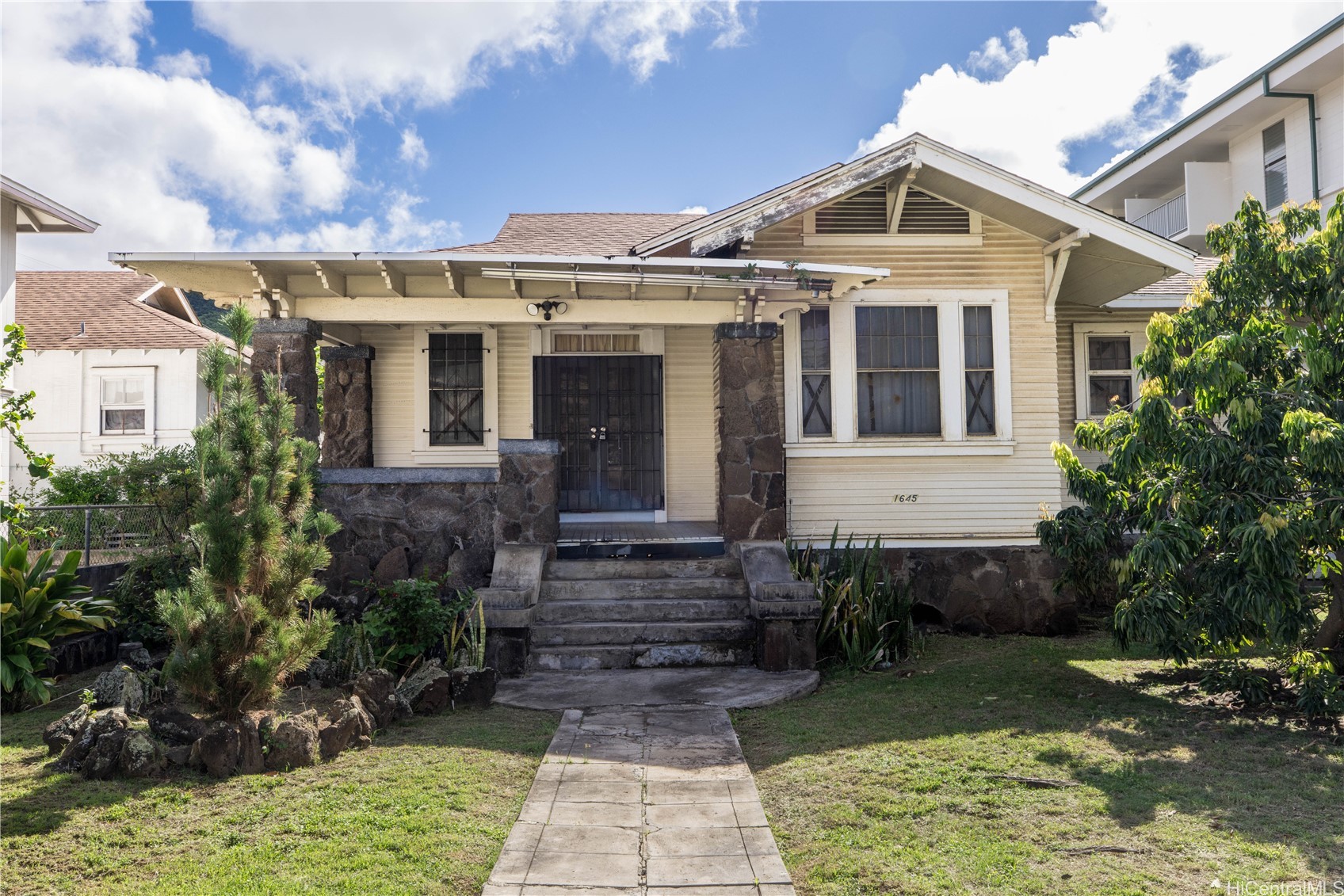 1645 Nuuanu Avenue