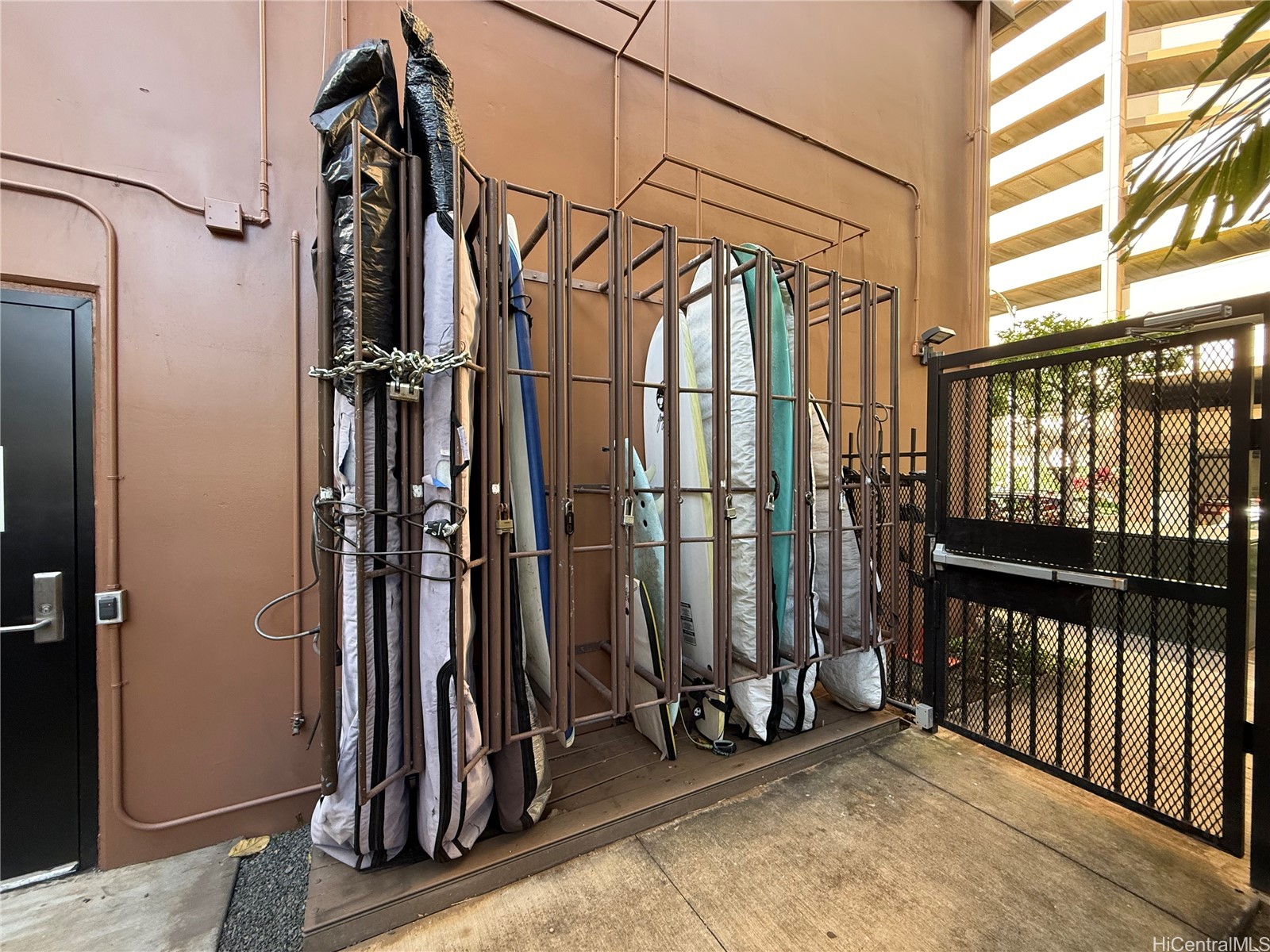 1810 Kaioo Drive B513