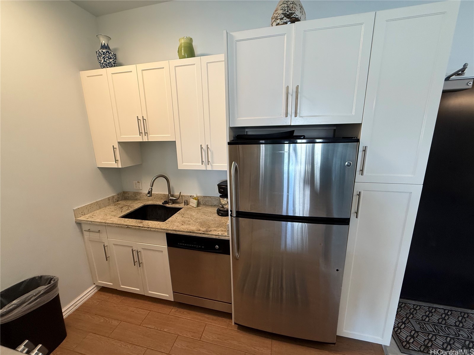 1810 Kaioo Drive B513