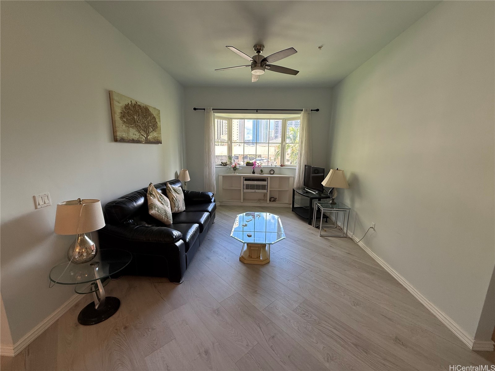 1810 Kaioo Drive B513