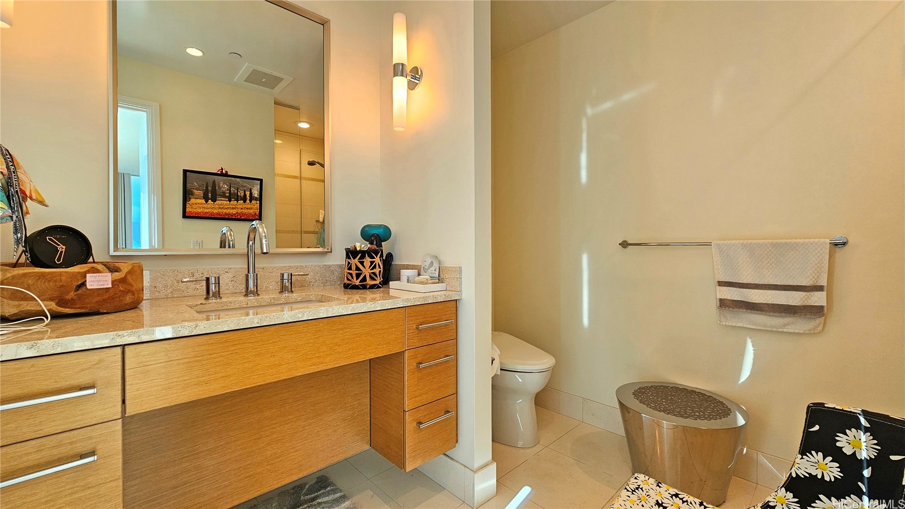 1177 Queen Street 4610