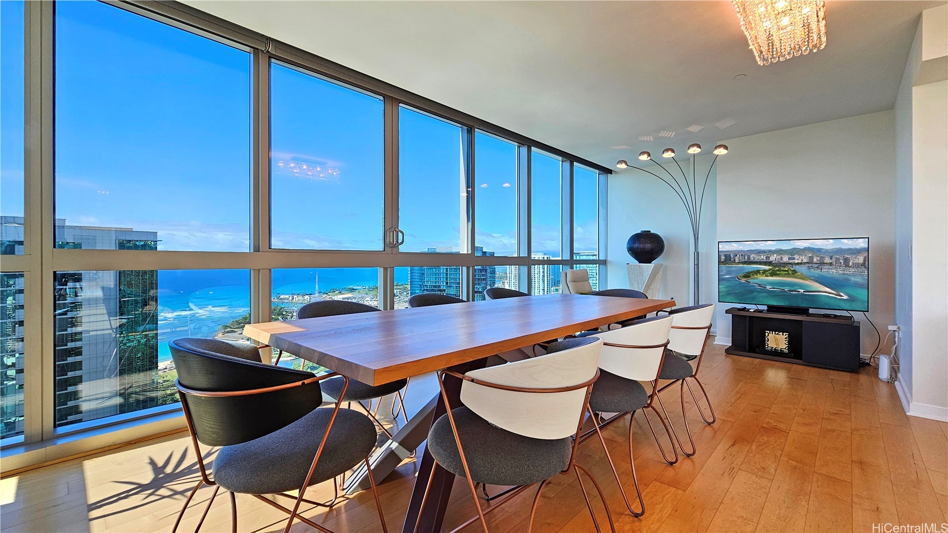 1177 Queen Street 4610