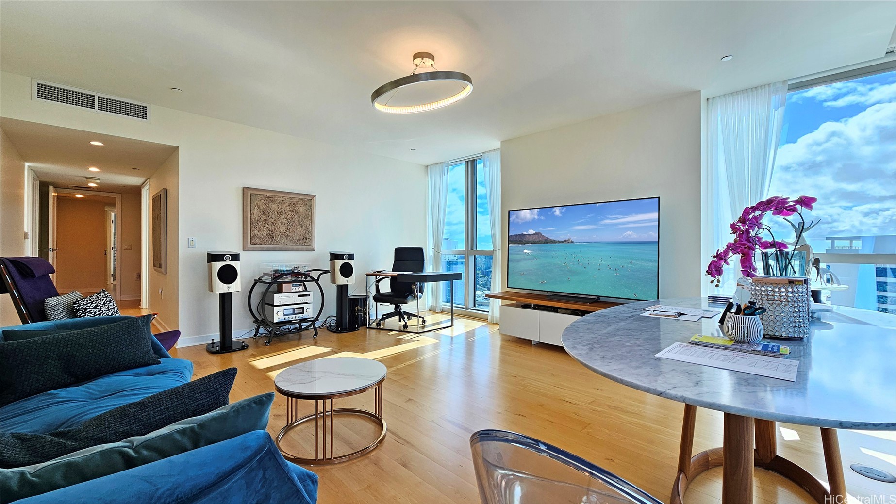 1177 Queen Street 4610