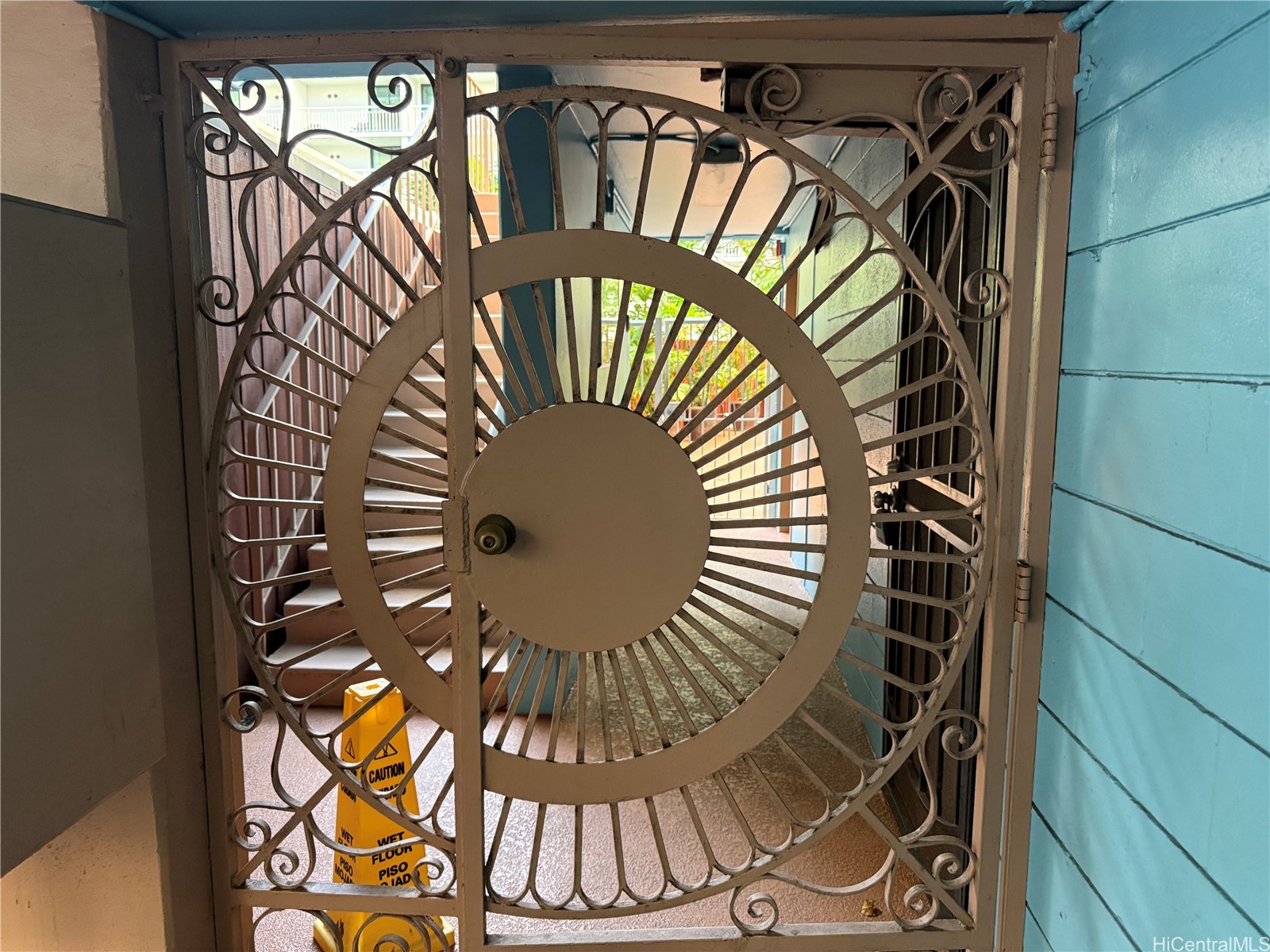 424 Walina Street 35