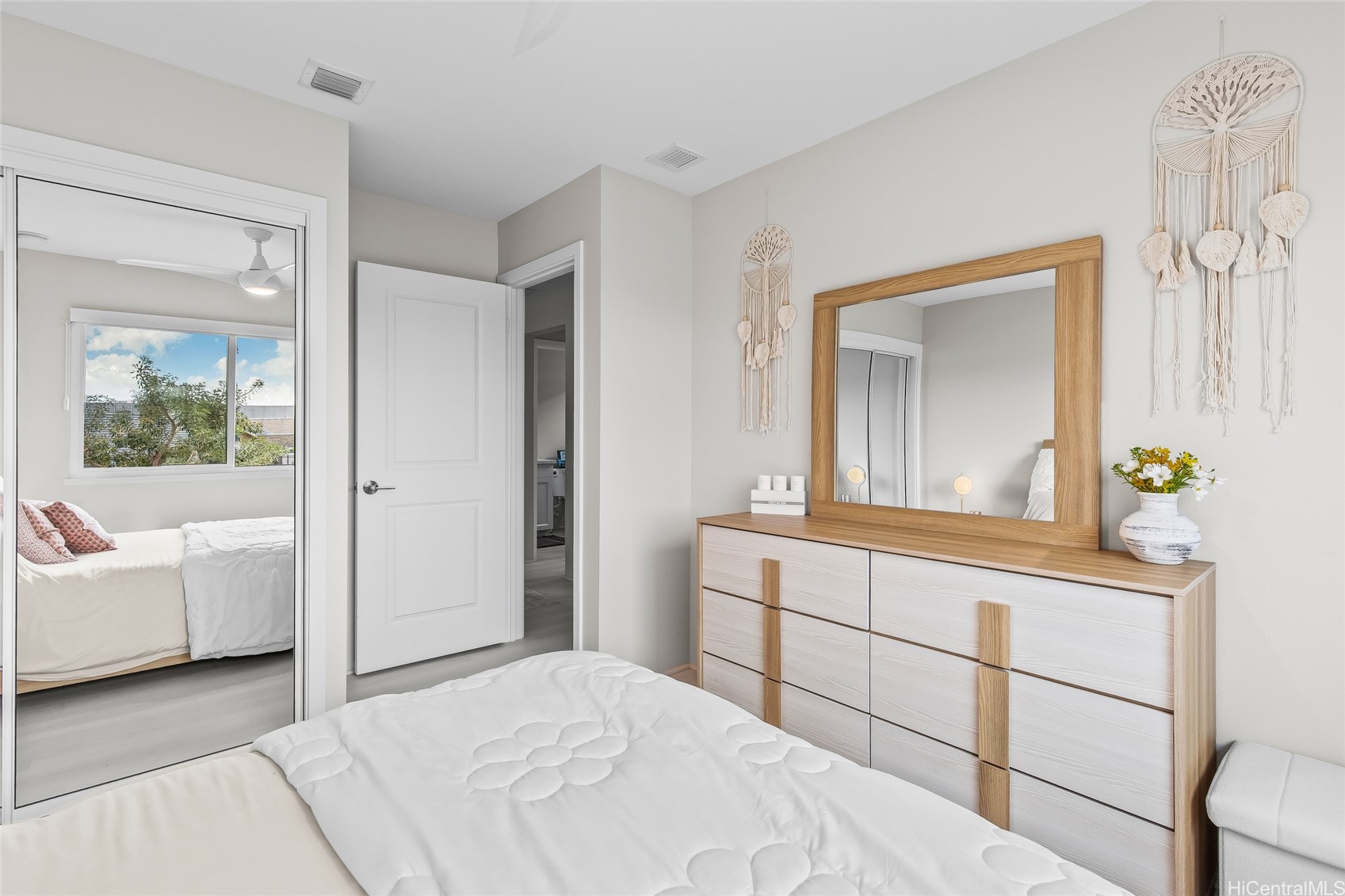 91-1101 Franklin D Roosevelt Avenue 102