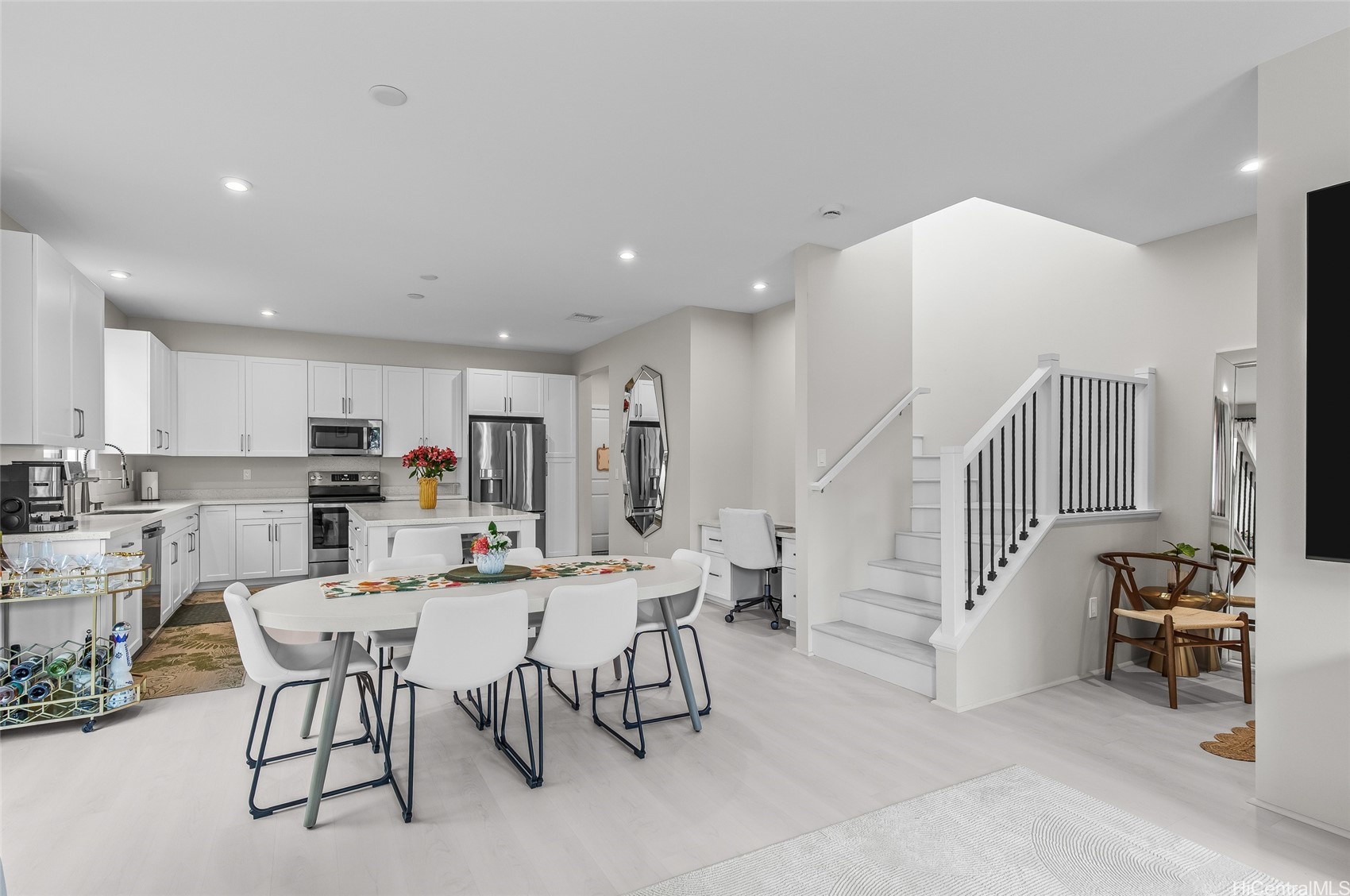 91-1101 Franklin D Roosevelt Avenue 102