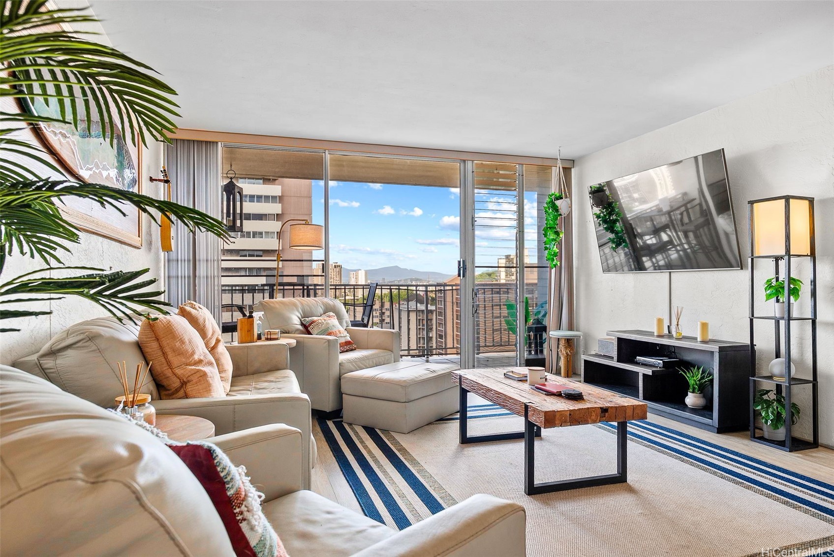 1420 Victoria Street 1504