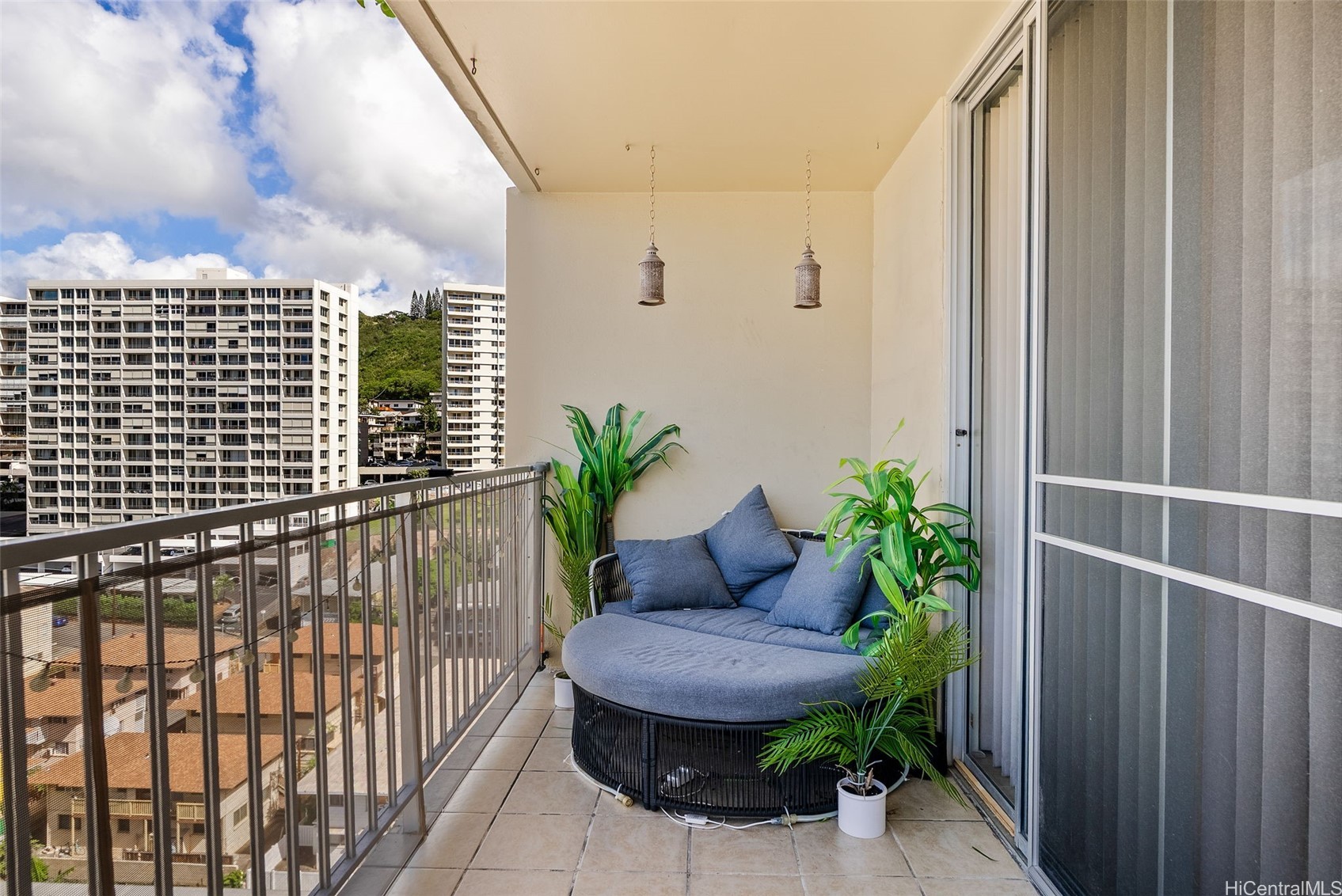 1420 Victoria Street 1504