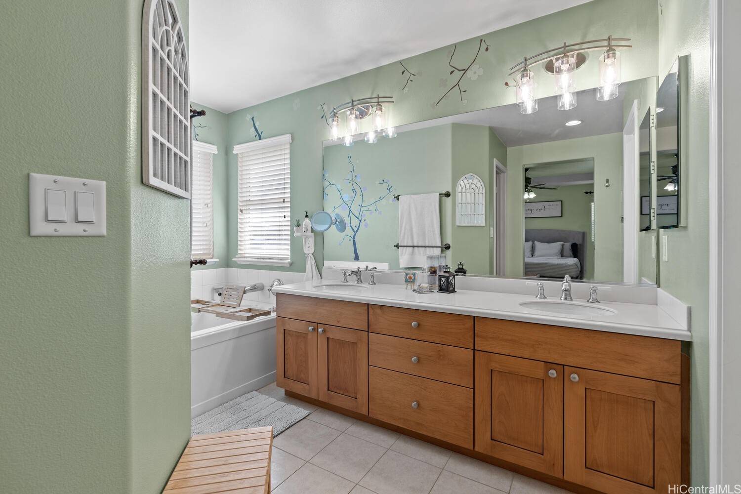 91-1179 Waipuhia Street