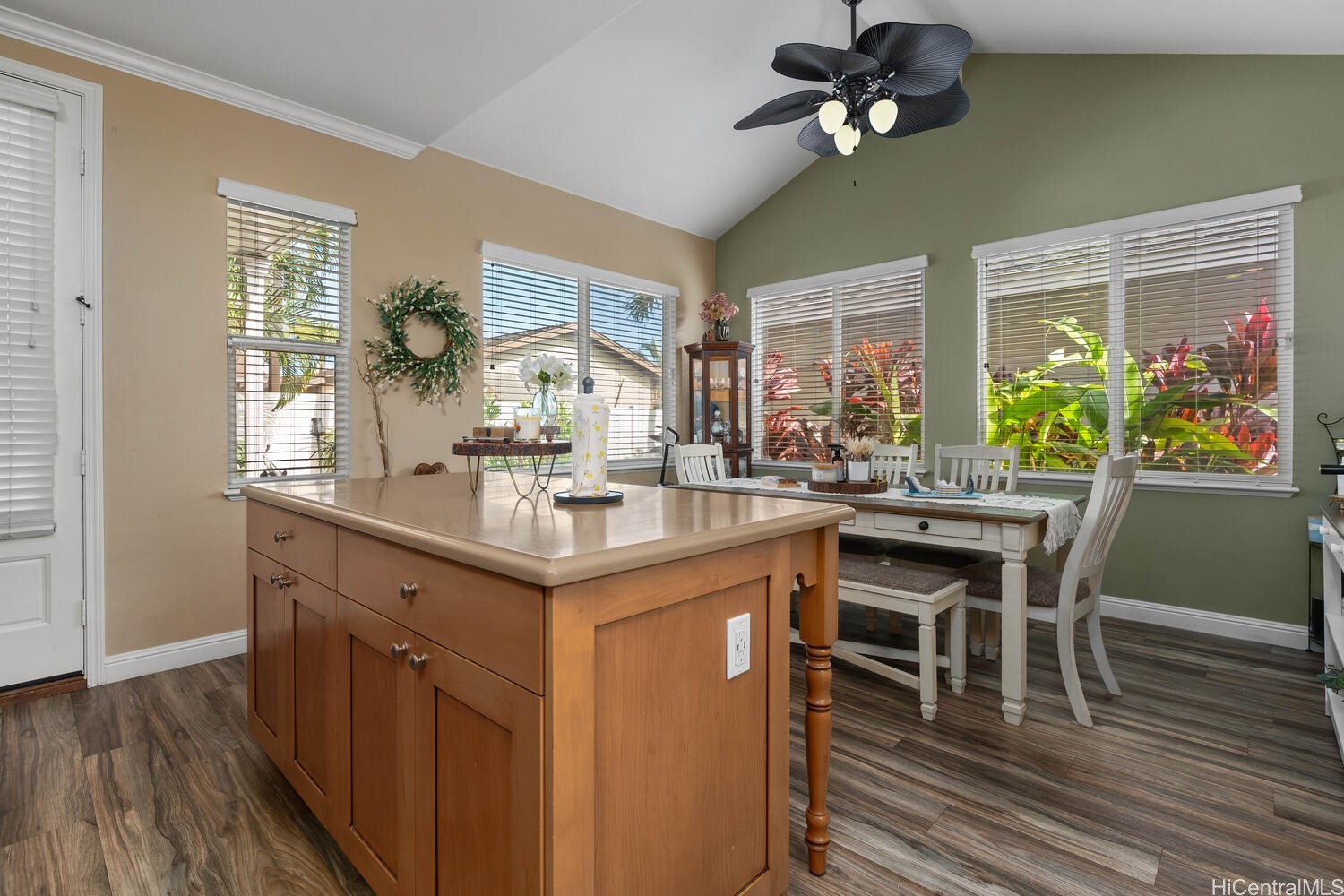 91-1179 Waipuhia Street