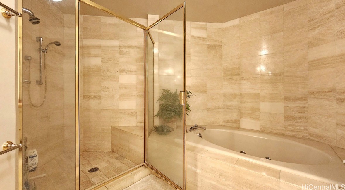 1080 S Beretania Street 502