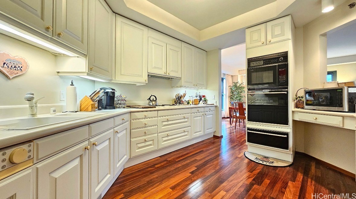 1080 S Beretania Street 502