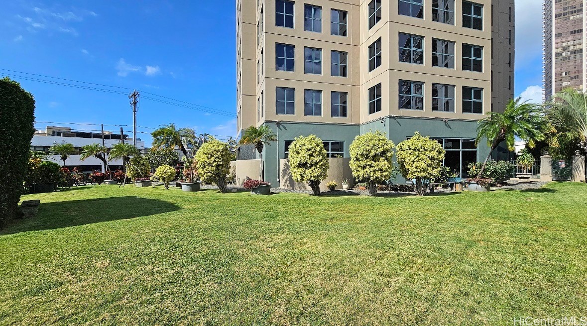 1080 S Beretania Street 502