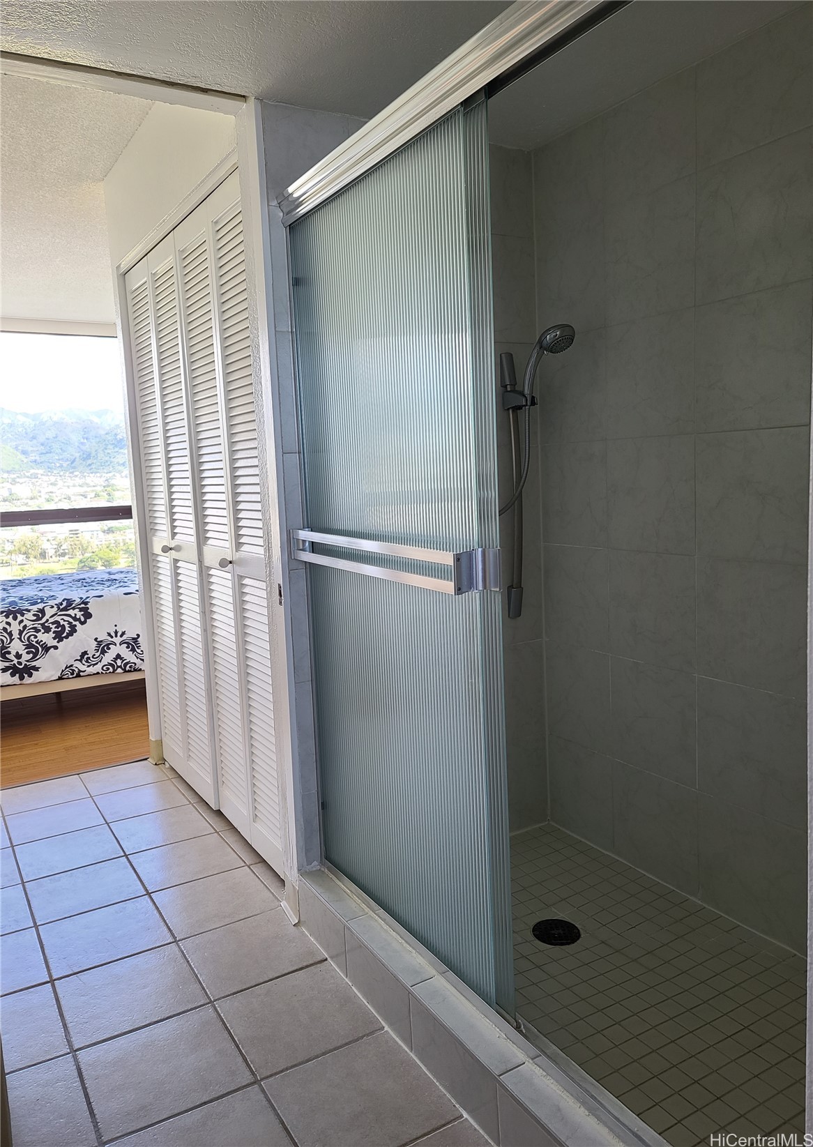 320 Liliuokalani Avenue 2304