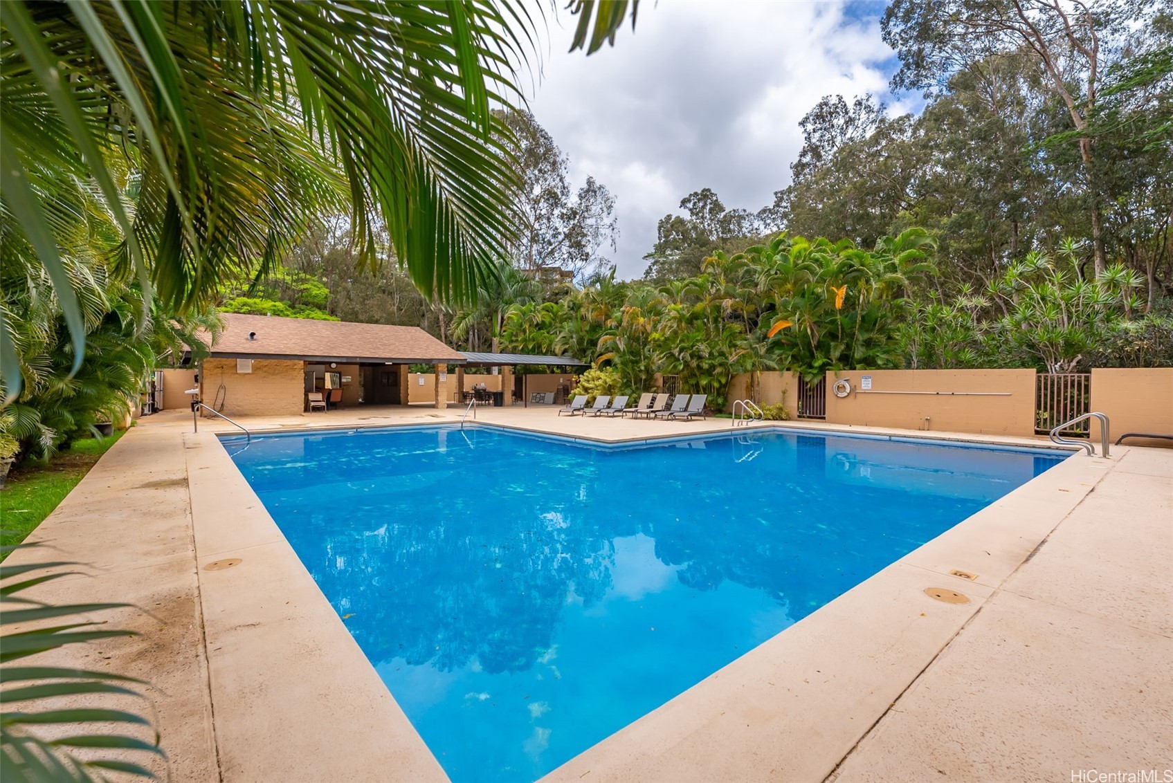 95-227 Waikalani Drive A105