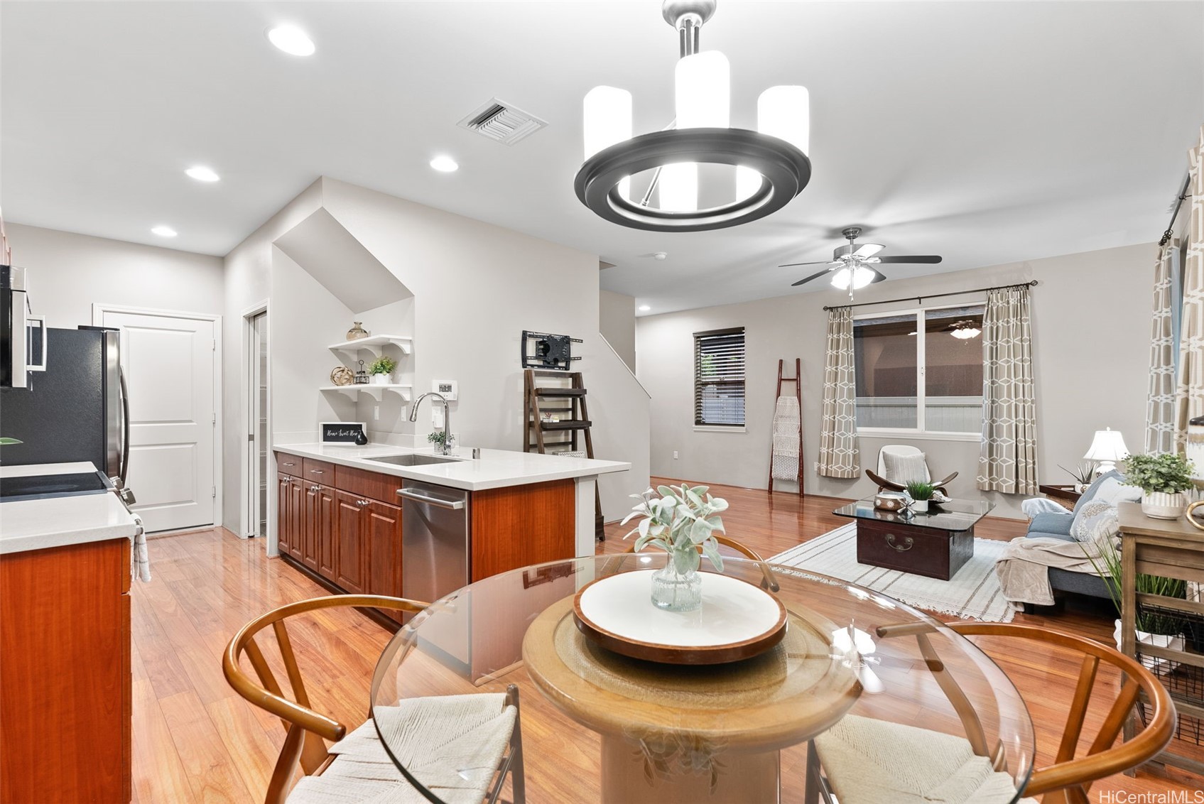 91-6221 Kapolei Parkway 358