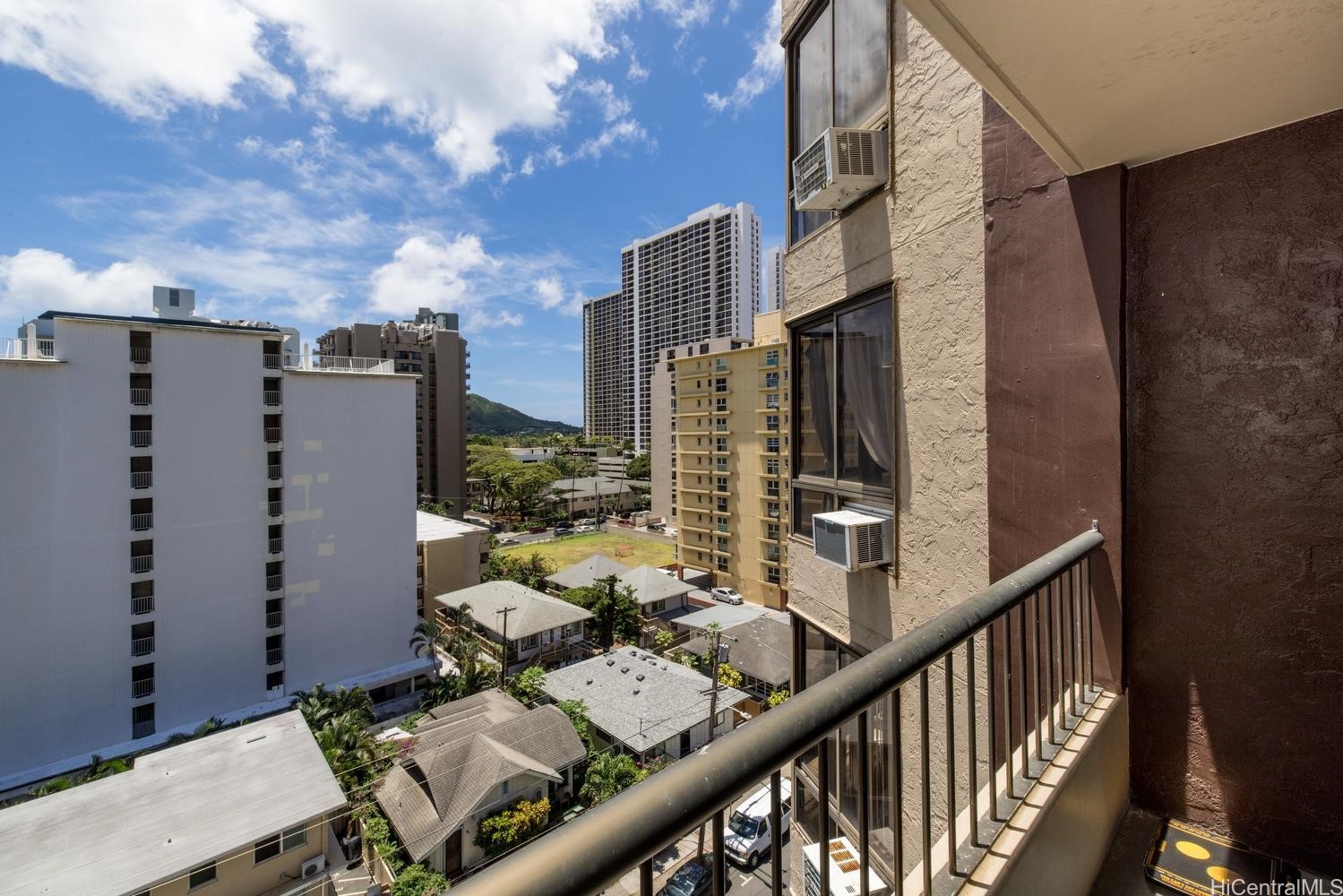 320 Liliuokalani Avenue 902