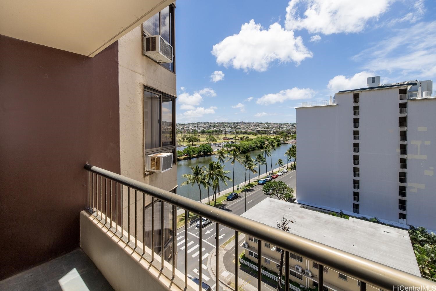 320 Liliuokalani Avenue 902