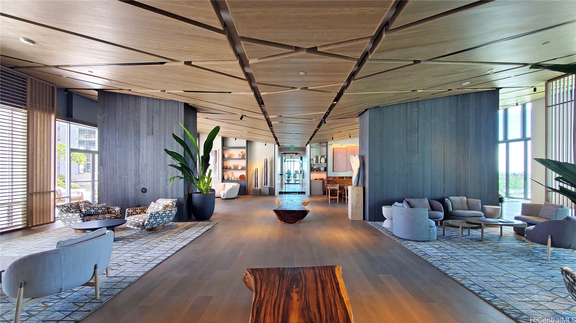 1000 Auahi Street 3709