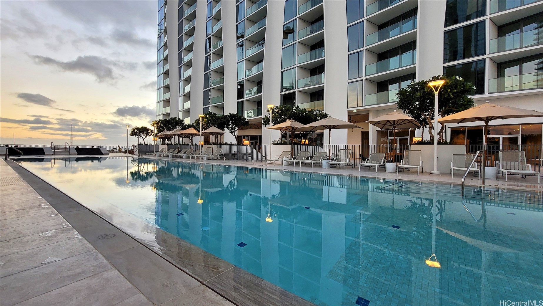 1000 Auahi Street 3709