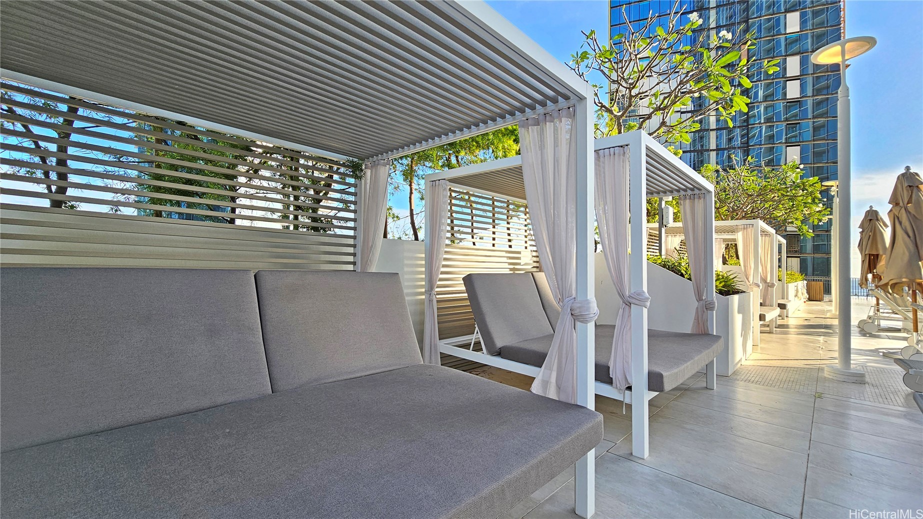 1000 Auahi Street 3709