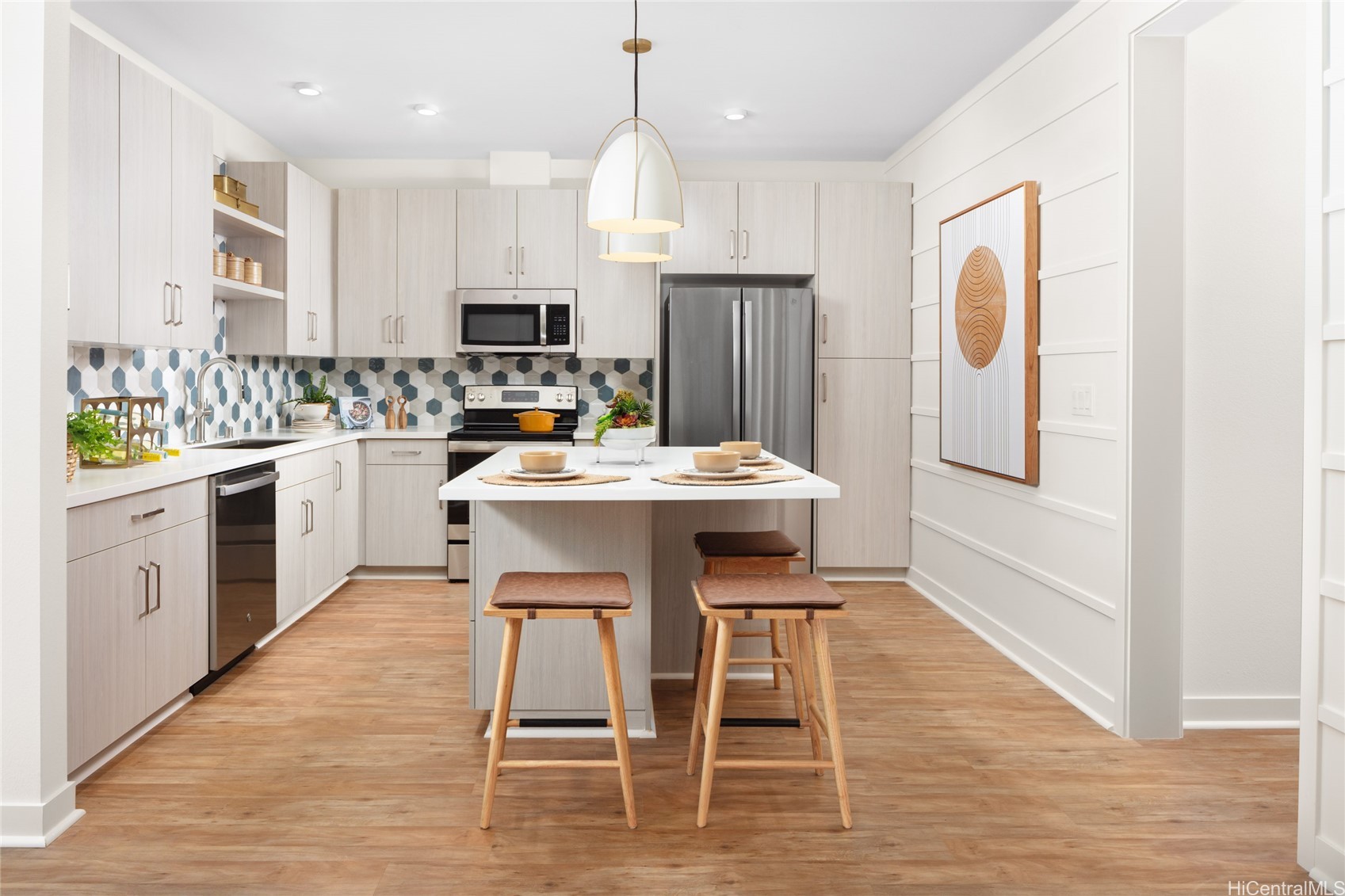91-1101 Franklin D Roosevelt Avenue 366