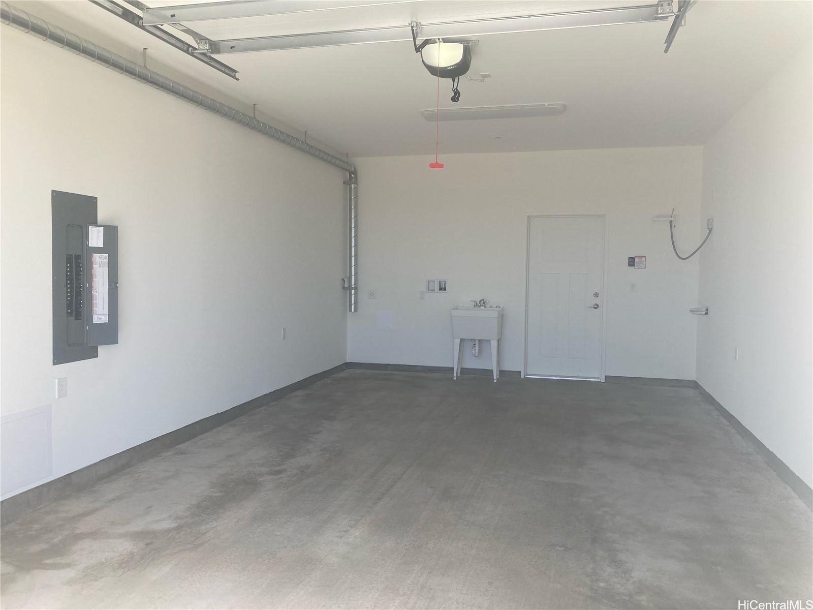 91-1101 Franklin D Roosevelt Avenue 366