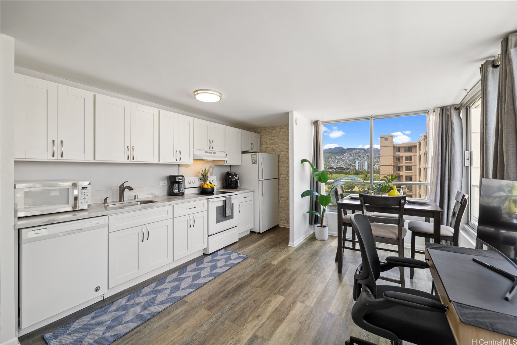 2421 Tusitala Street 701