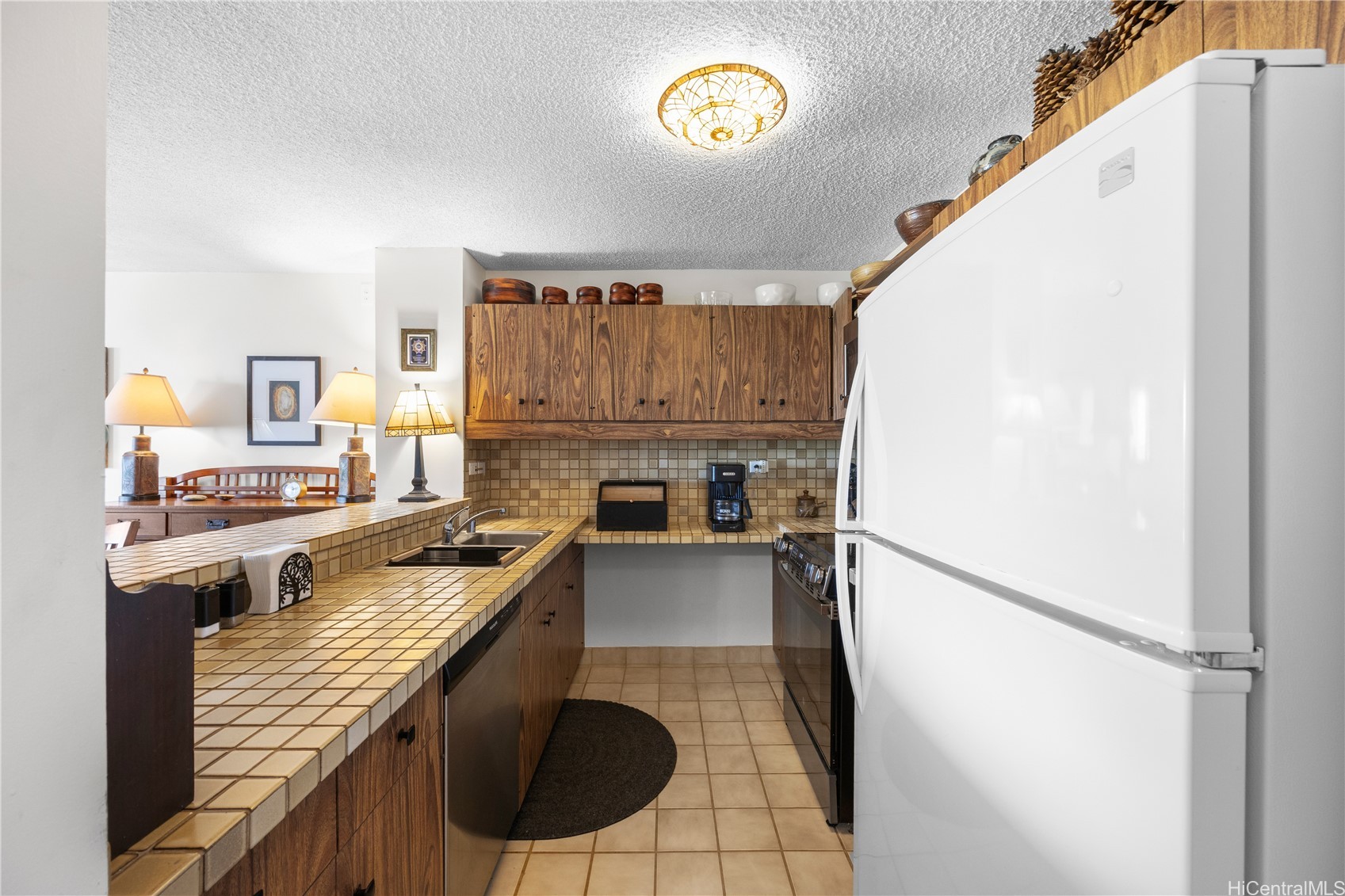 1717 Mott Smith Drive 2904