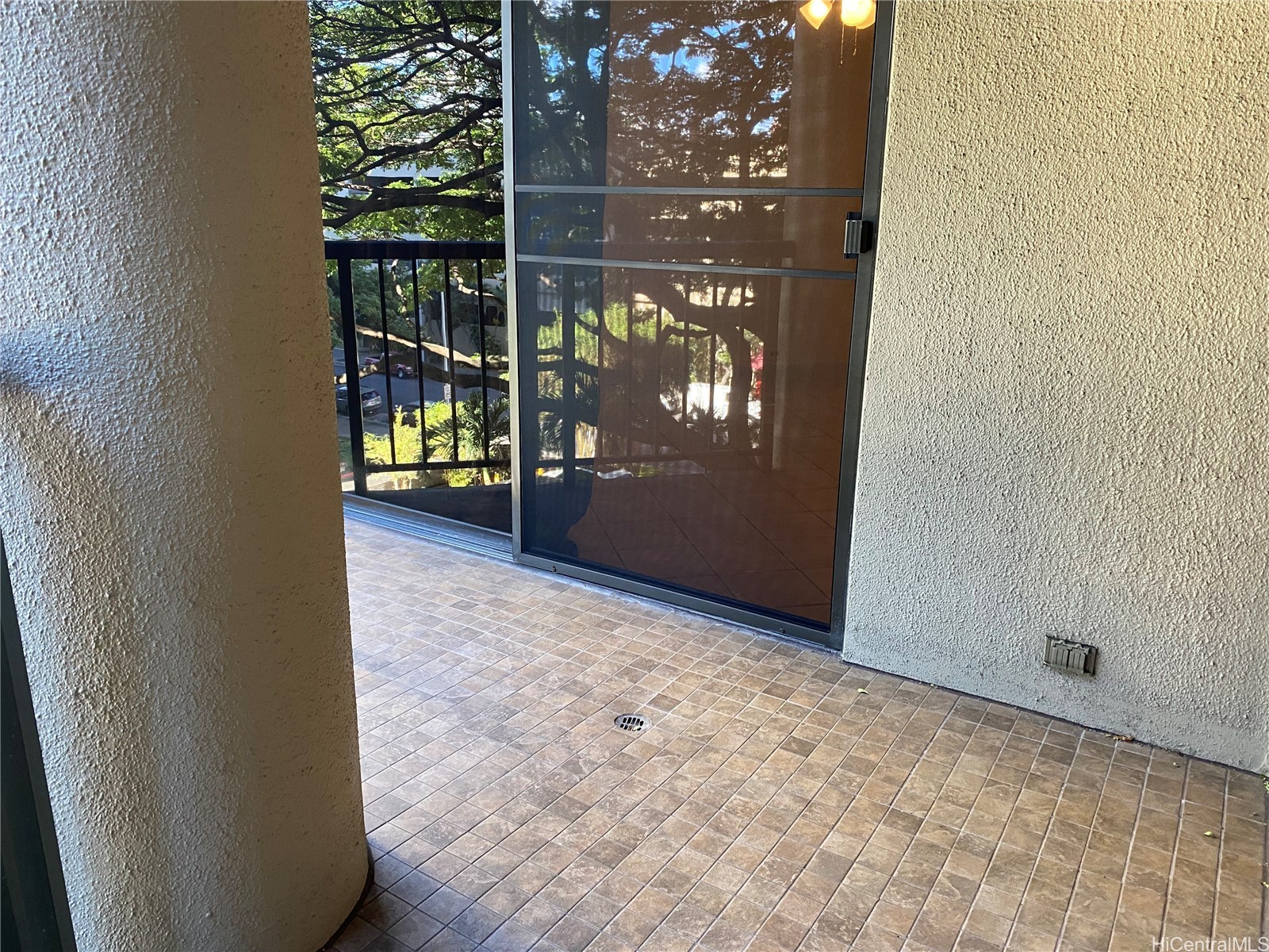 60 N Beretania Street 404
