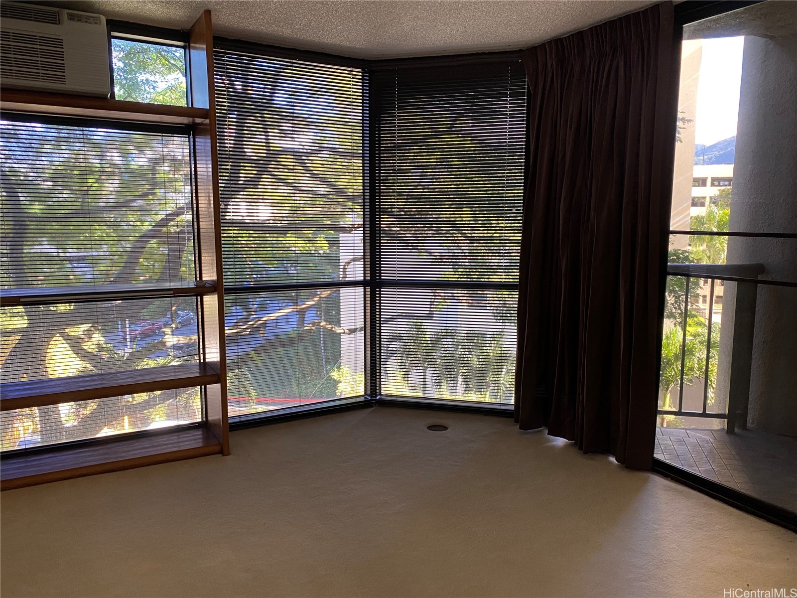 60 N Beretania Street 404