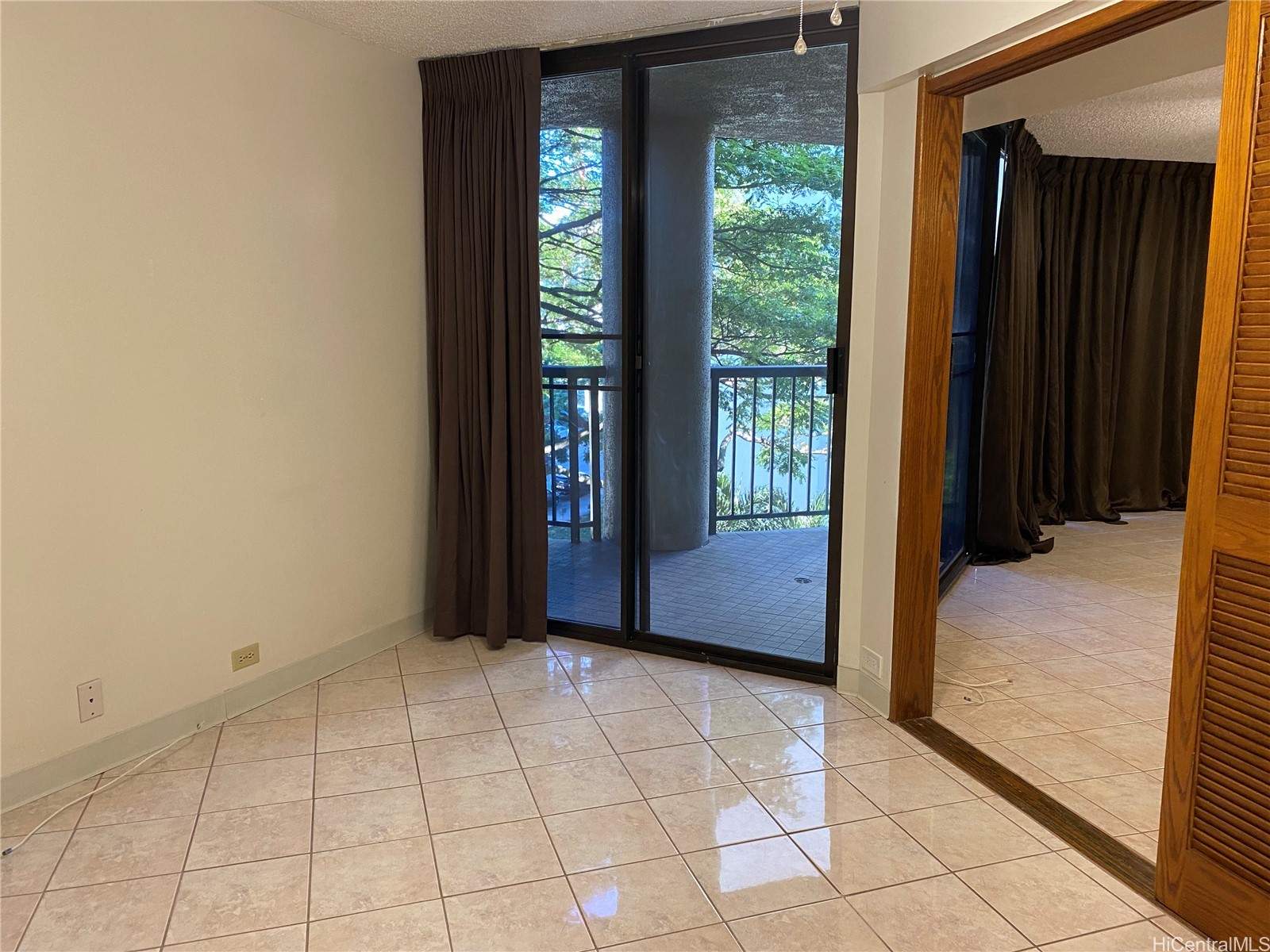 60 N Beretania Street 404