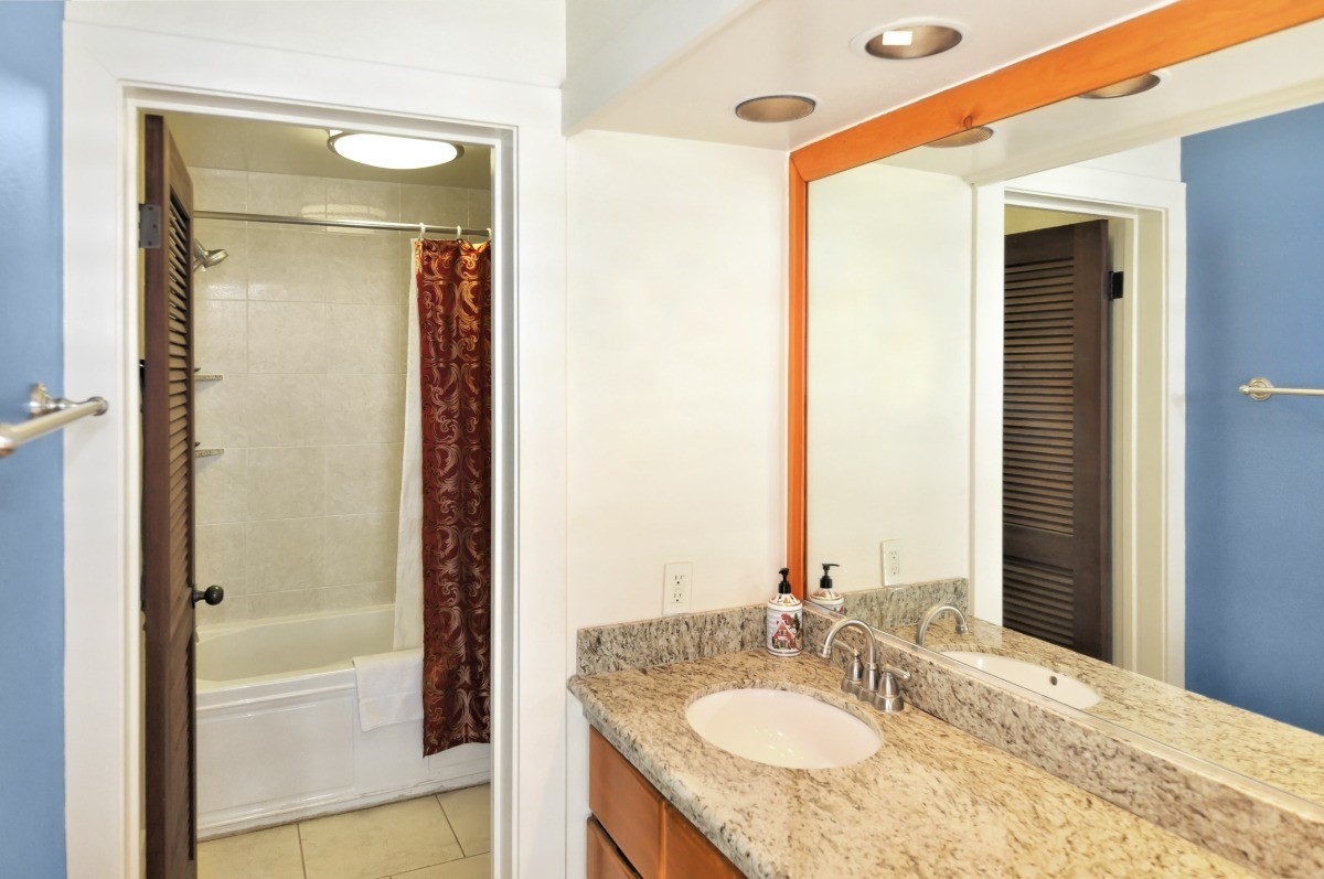 2253 Poipu Rd Unit: 212