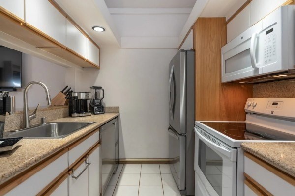 2253 Poipu Rd Unit: 230