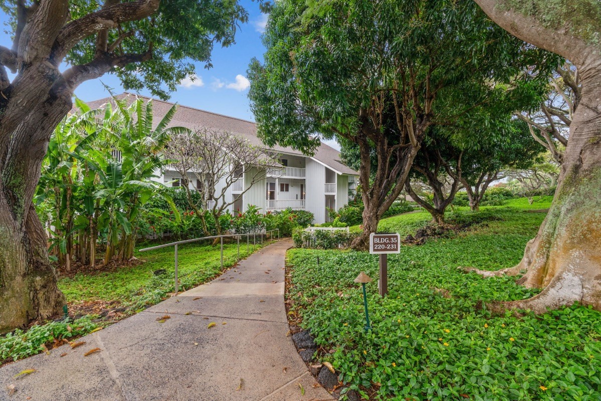 2253 Poipu Rd Unit: 222