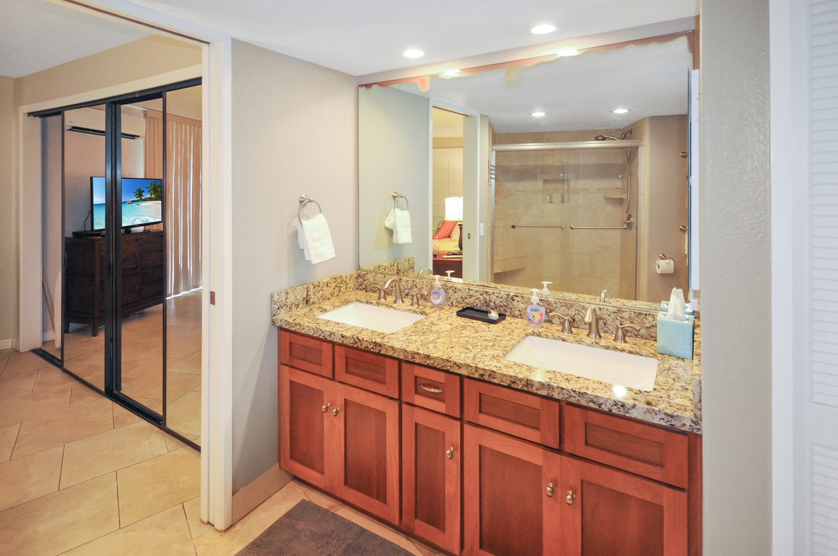 1661 Pee Rd Unit: 2102