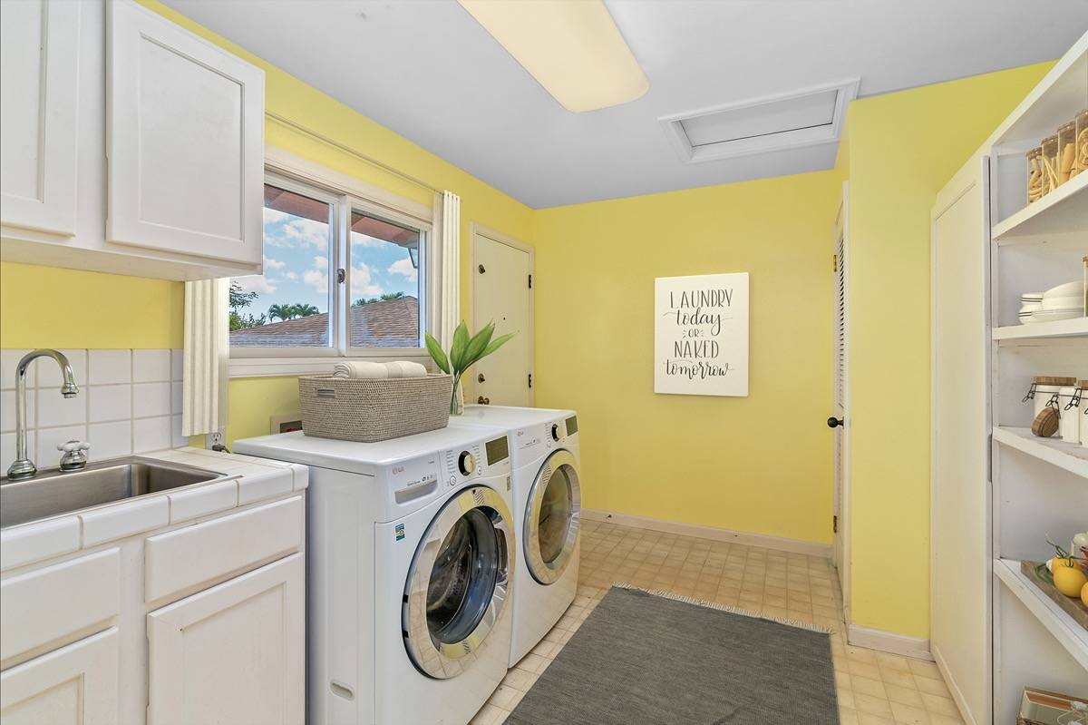6966 Pomaikai St