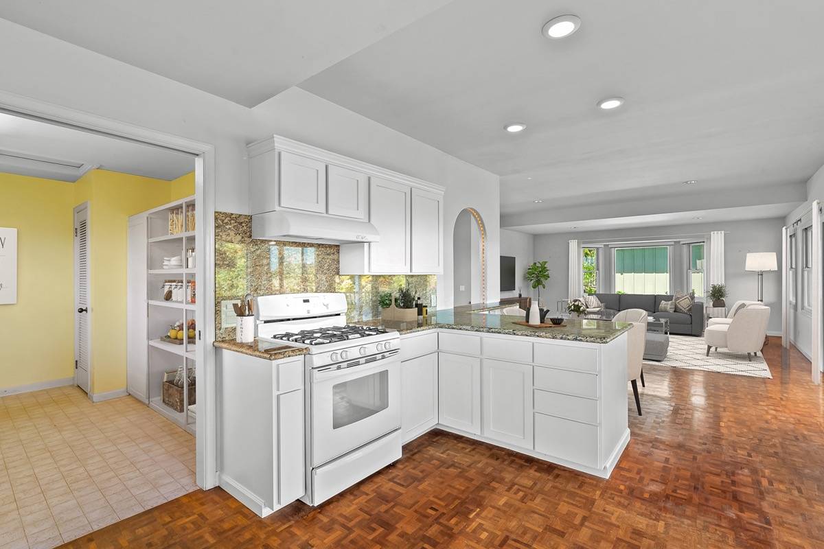 6966 Pomaikai St