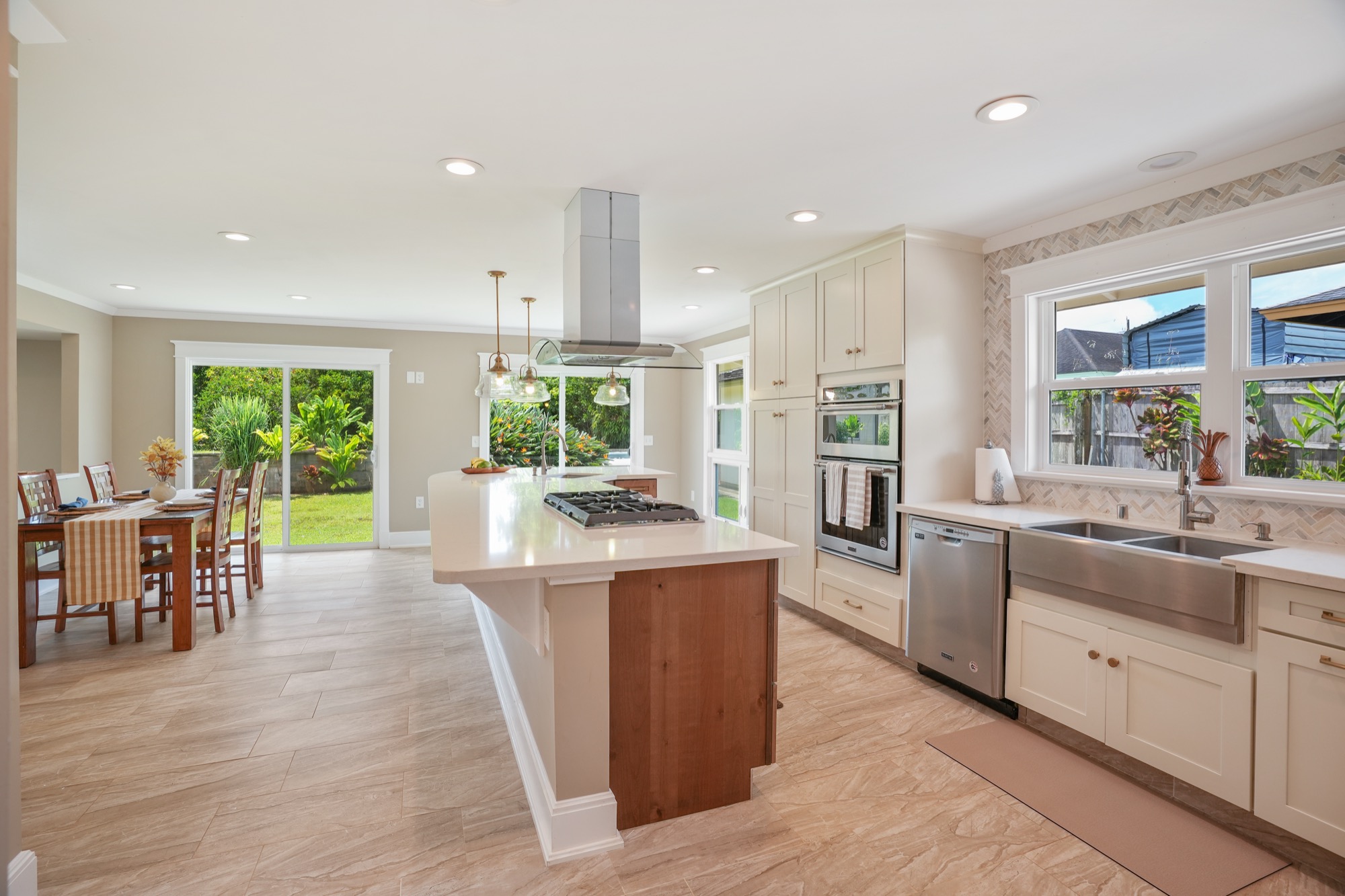 3370 KALUA MOA RD