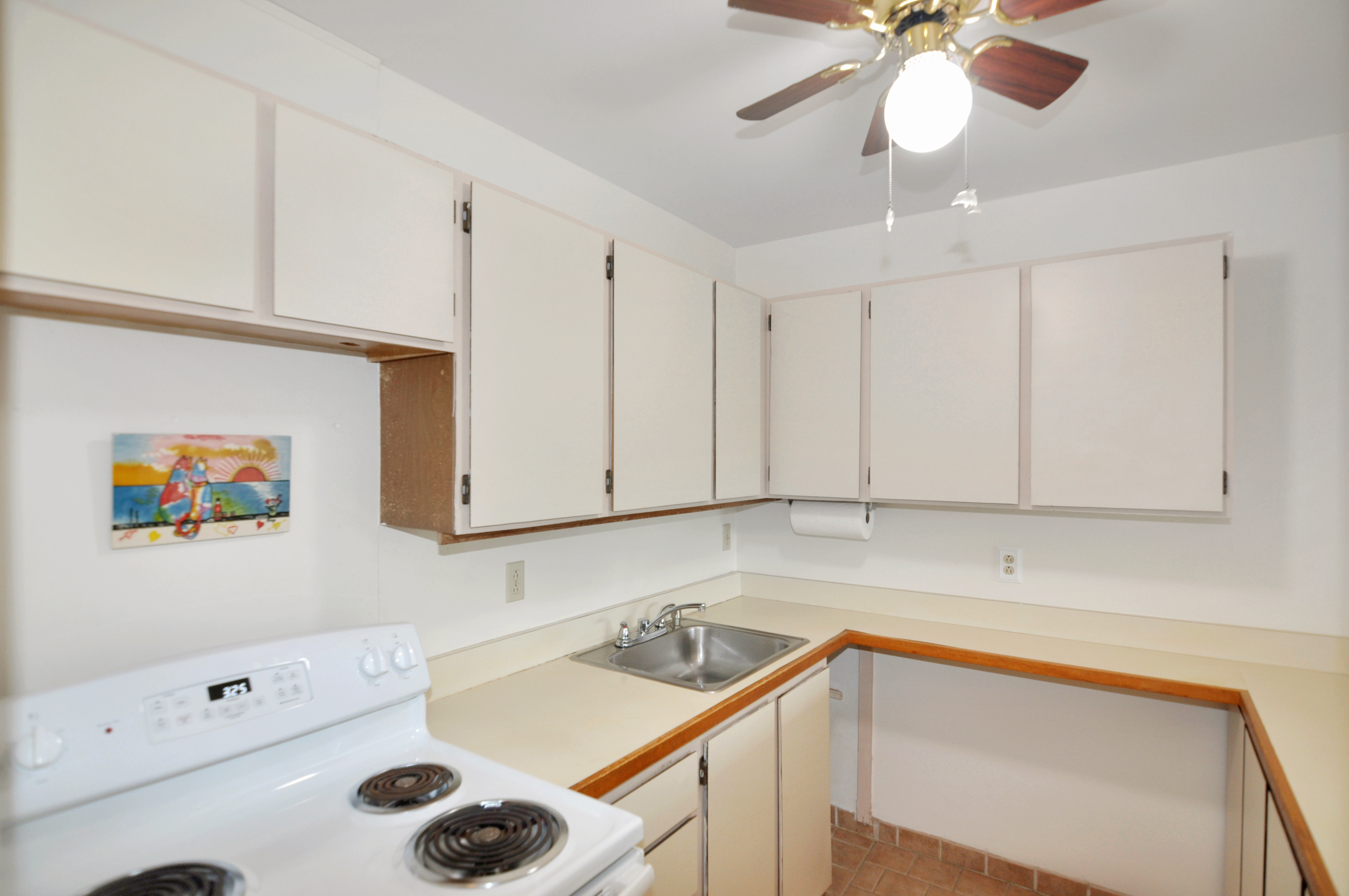 3-3400 KUHIO HWY C303