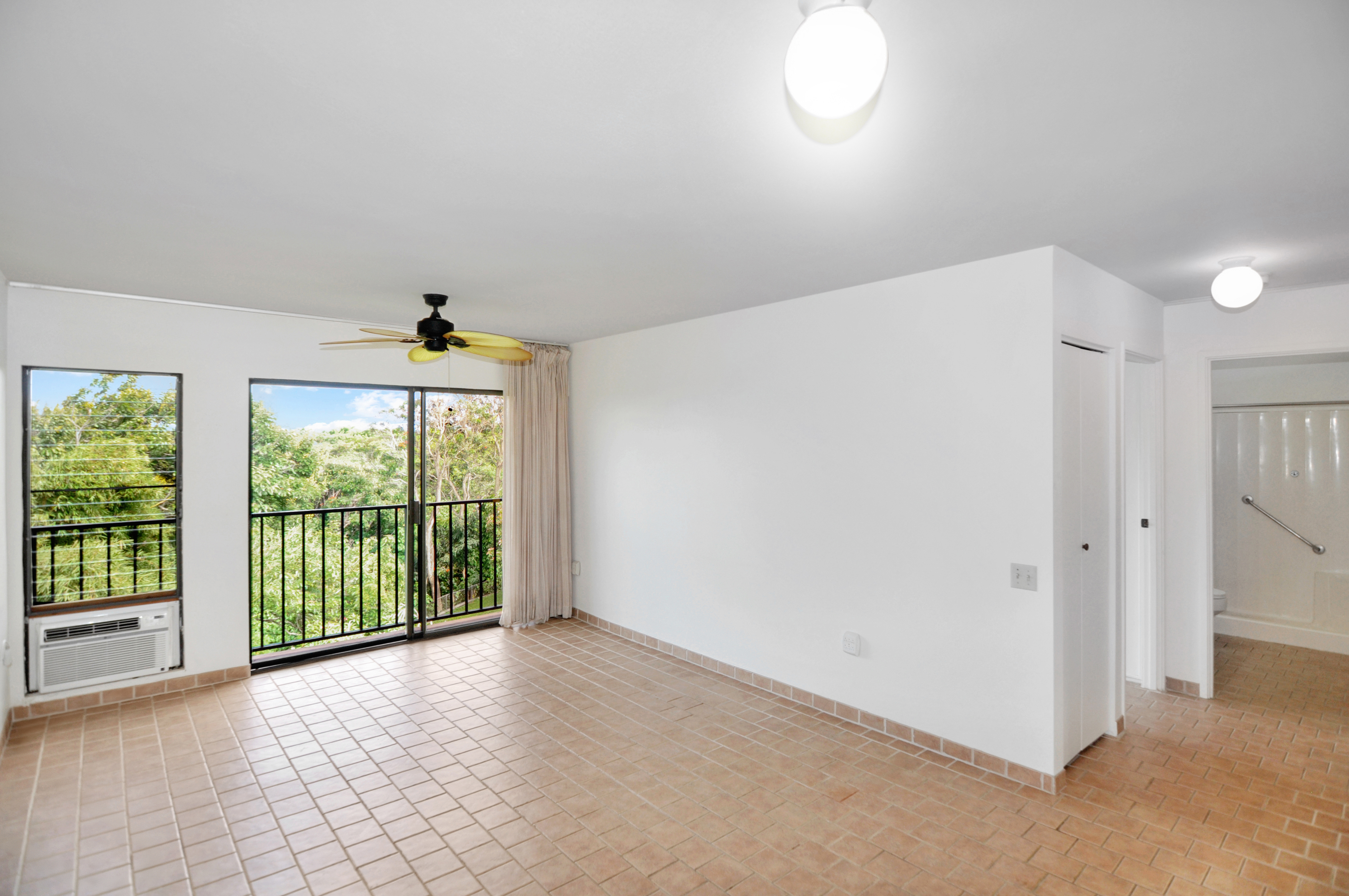 3-3400 KUHIO HWY C303