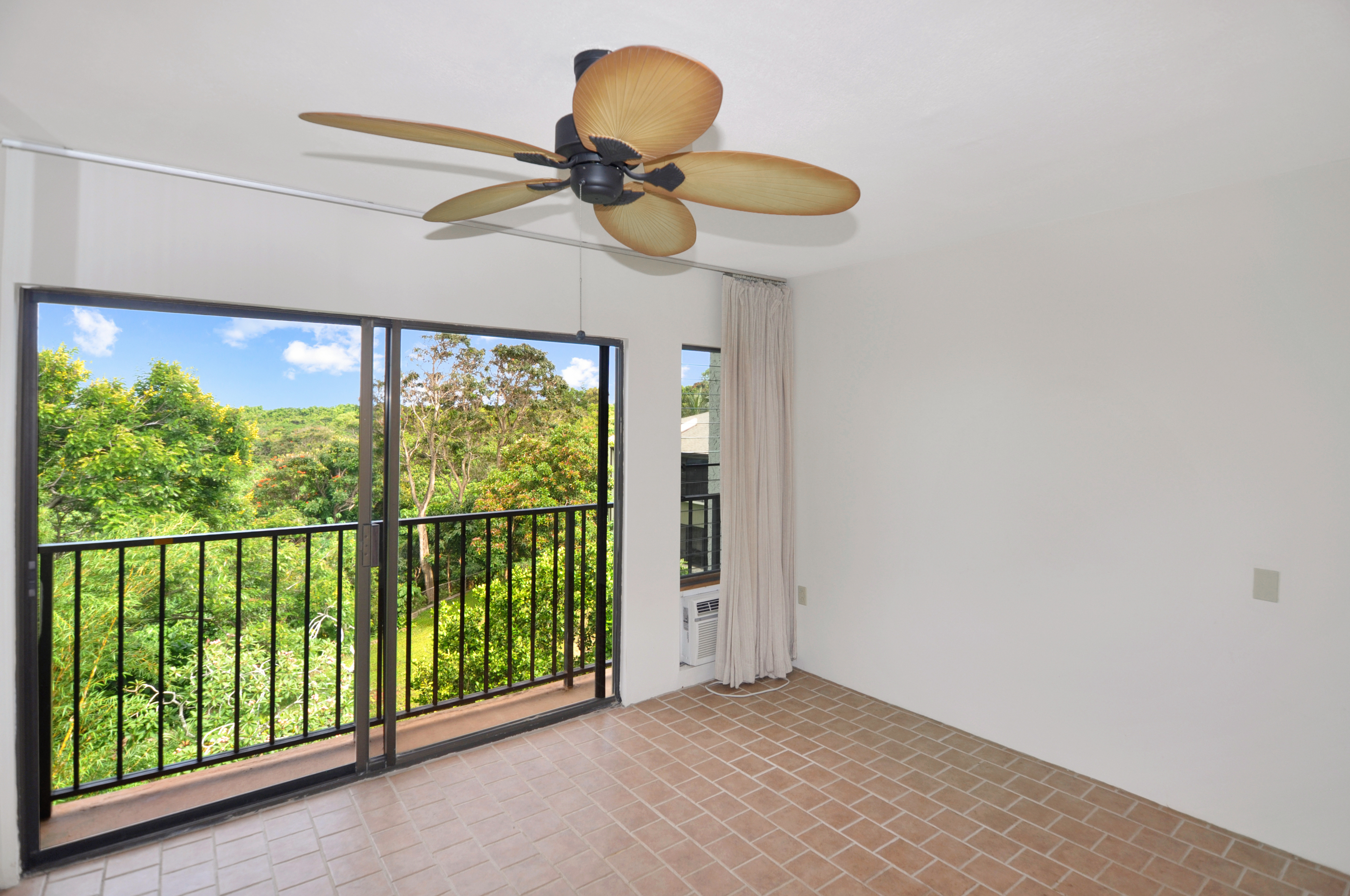 3-3400 KUHIO HWY C303